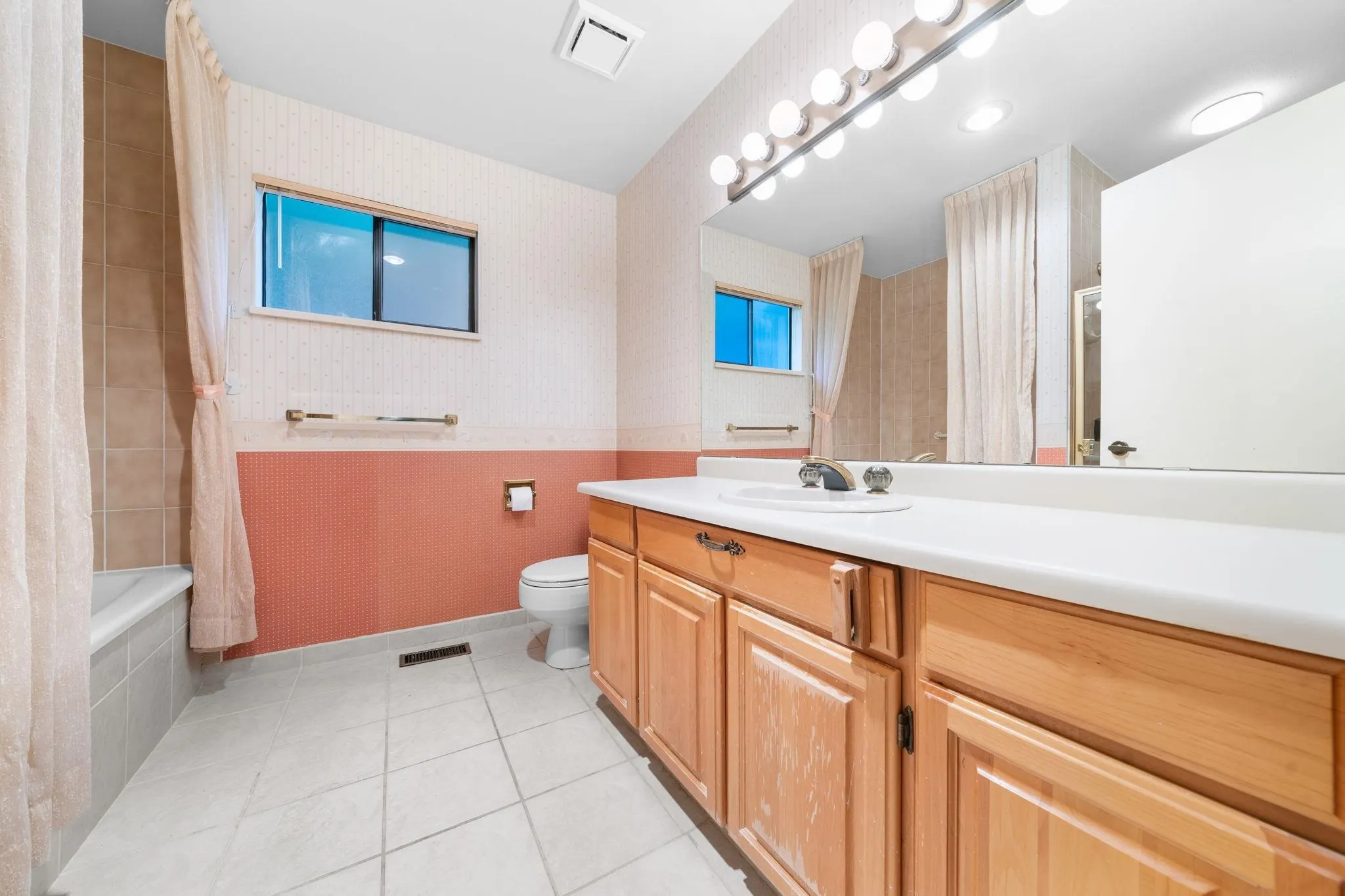 12749 16 Avenue #104