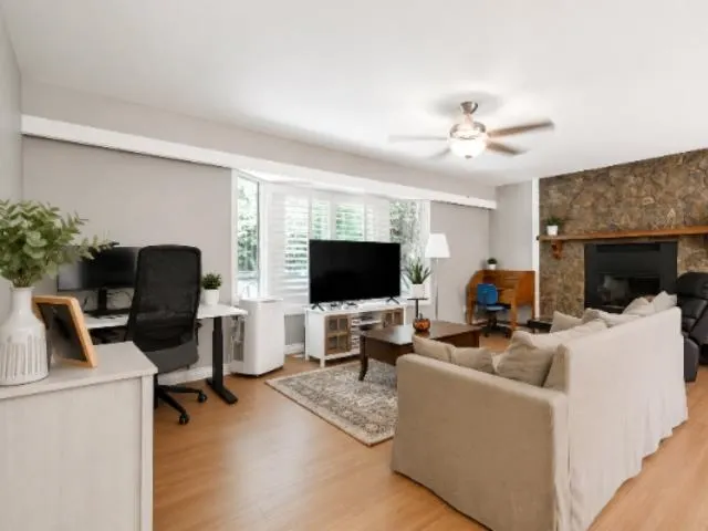 3370 Viewmount Drive