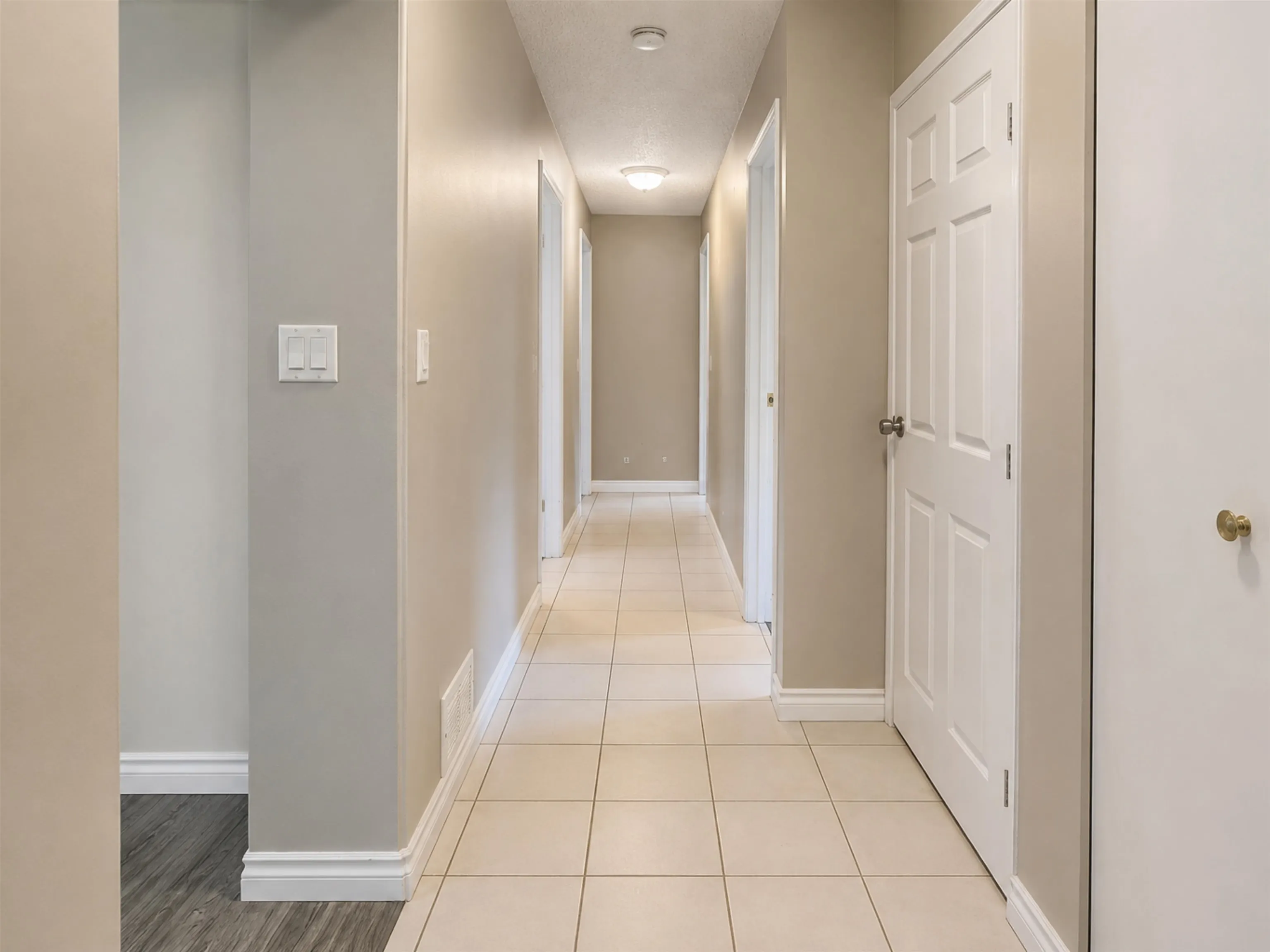 3370 Viewmount Drive