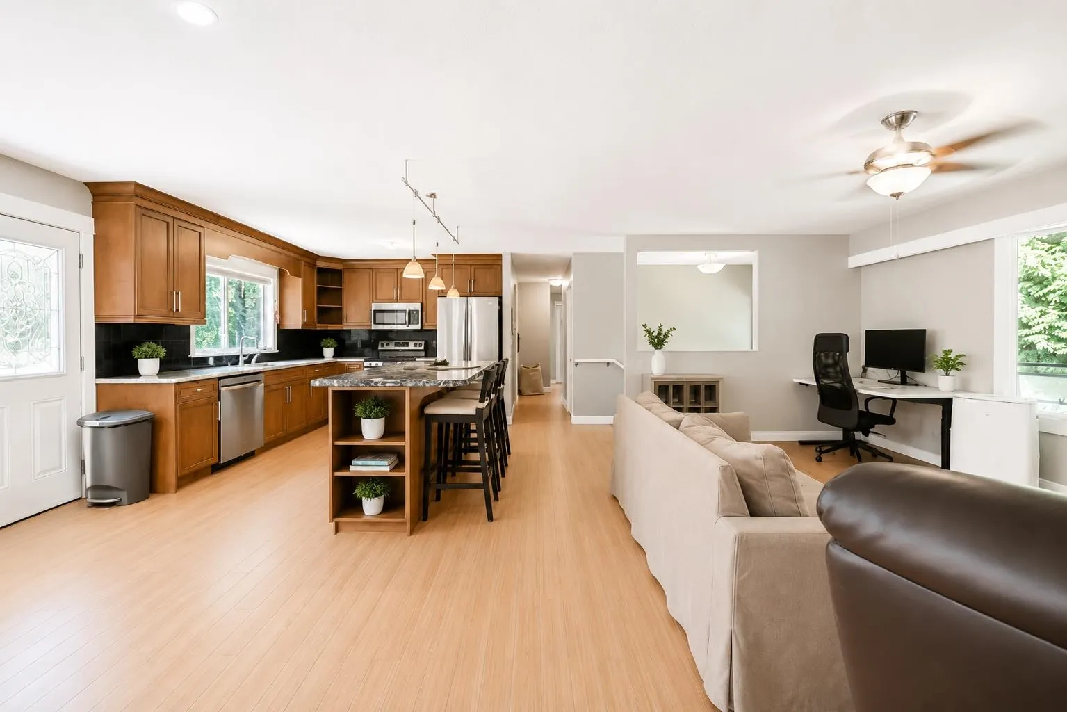 3370 Viewmount Drive
