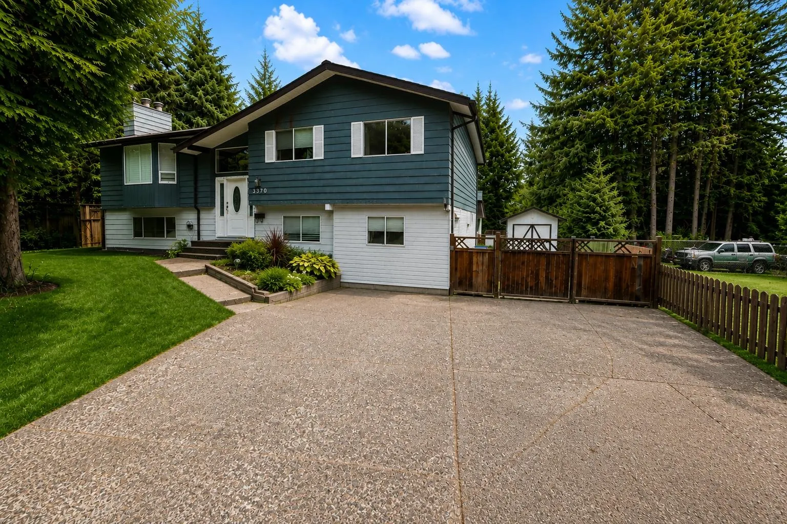 3370 Viewmount Drive