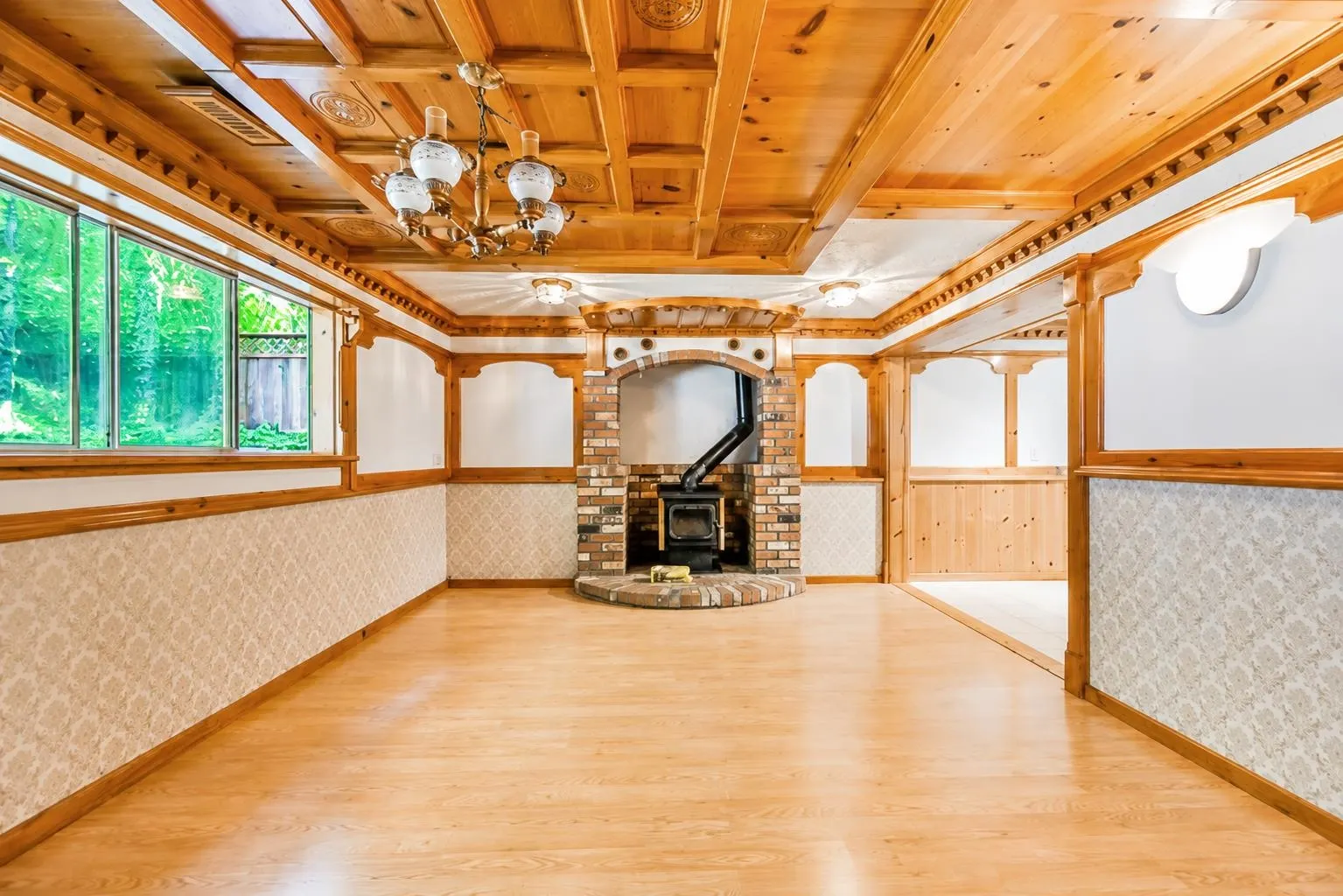 3370 Viewmount Drive