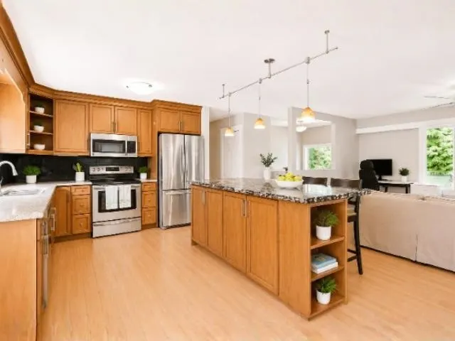 3370 Viewmount Drive