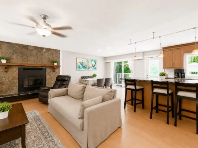 3370 Viewmount Drive