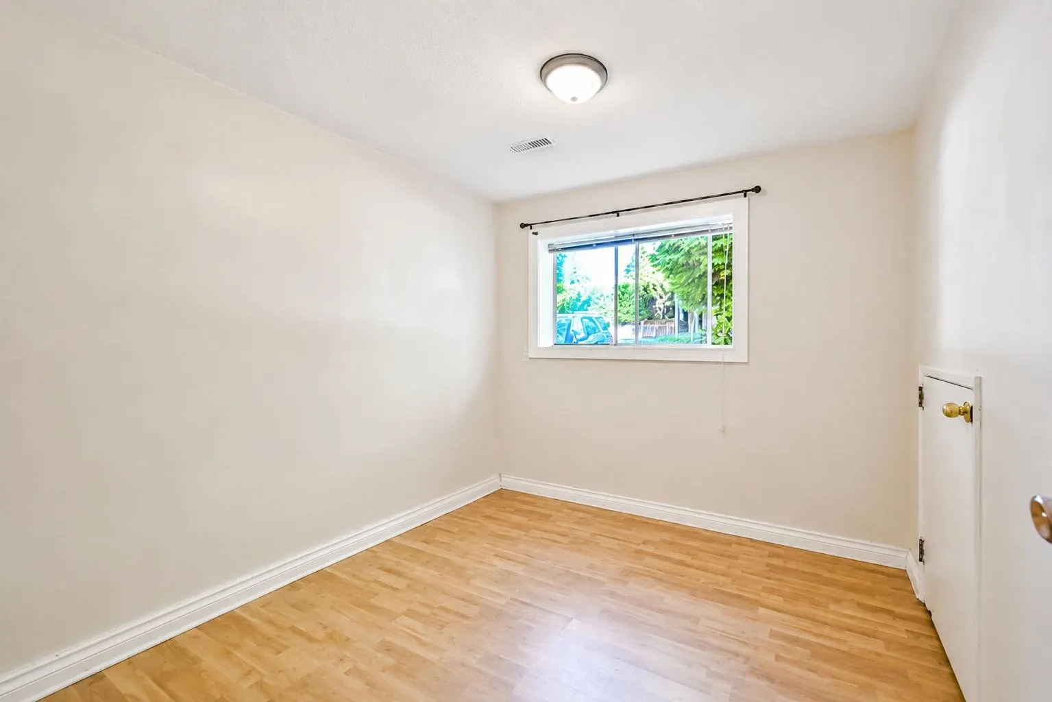 3370 Viewmount Drive