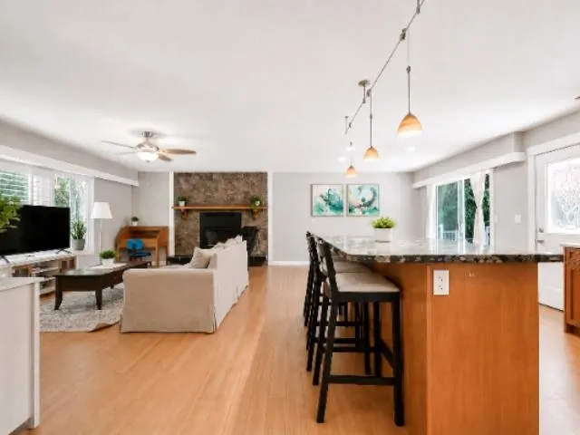 3370 Viewmount Drive