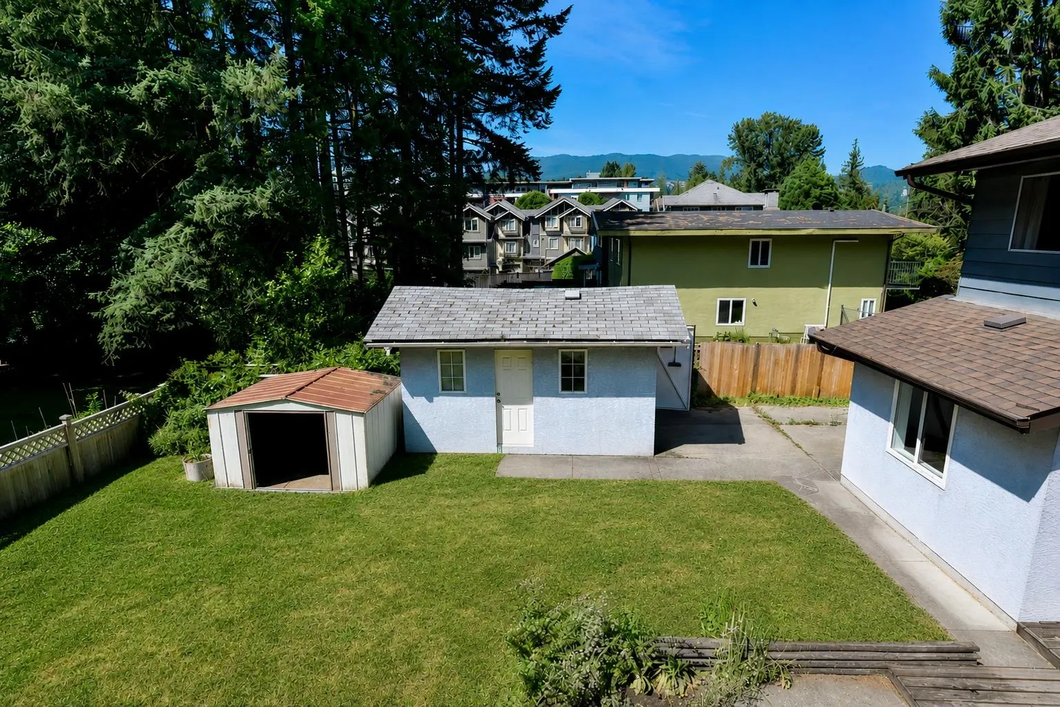 3370 Viewmount Drive