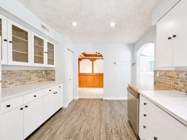 3370 Viewmount Drive