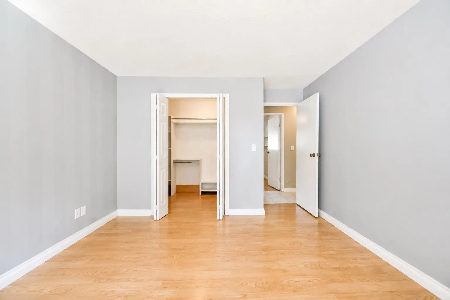 3370 Viewmount Drive