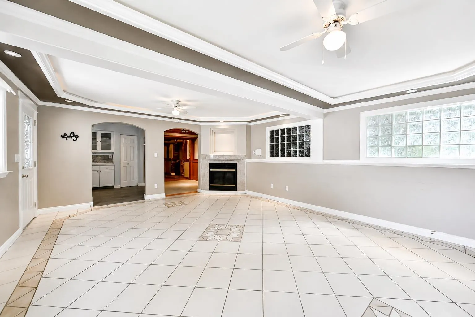 3370 Viewmount Drive