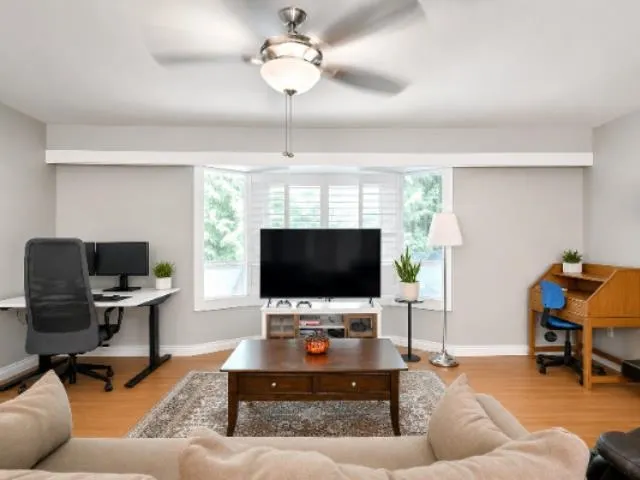 3370 Viewmount Drive