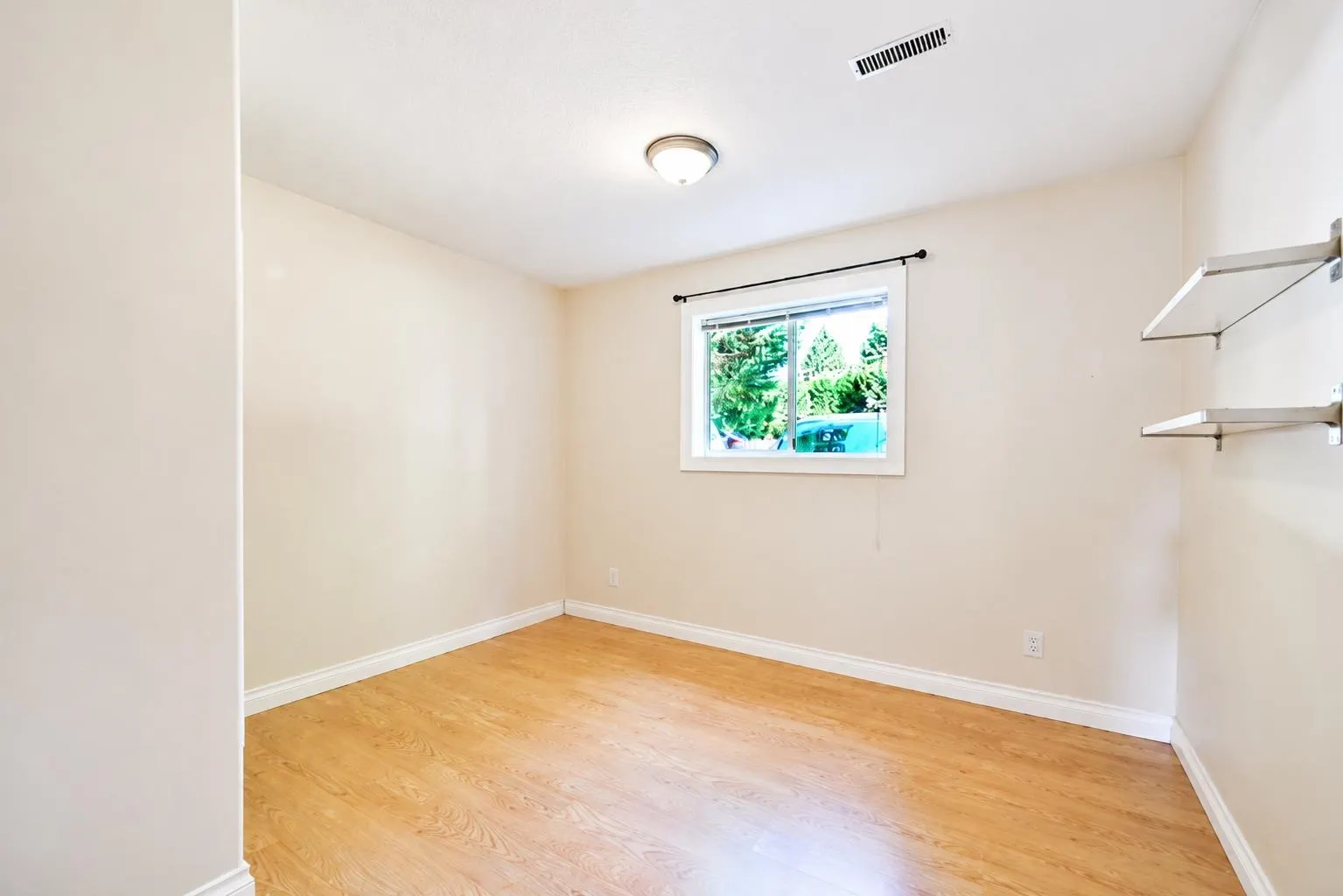 3370 Viewmount Drive