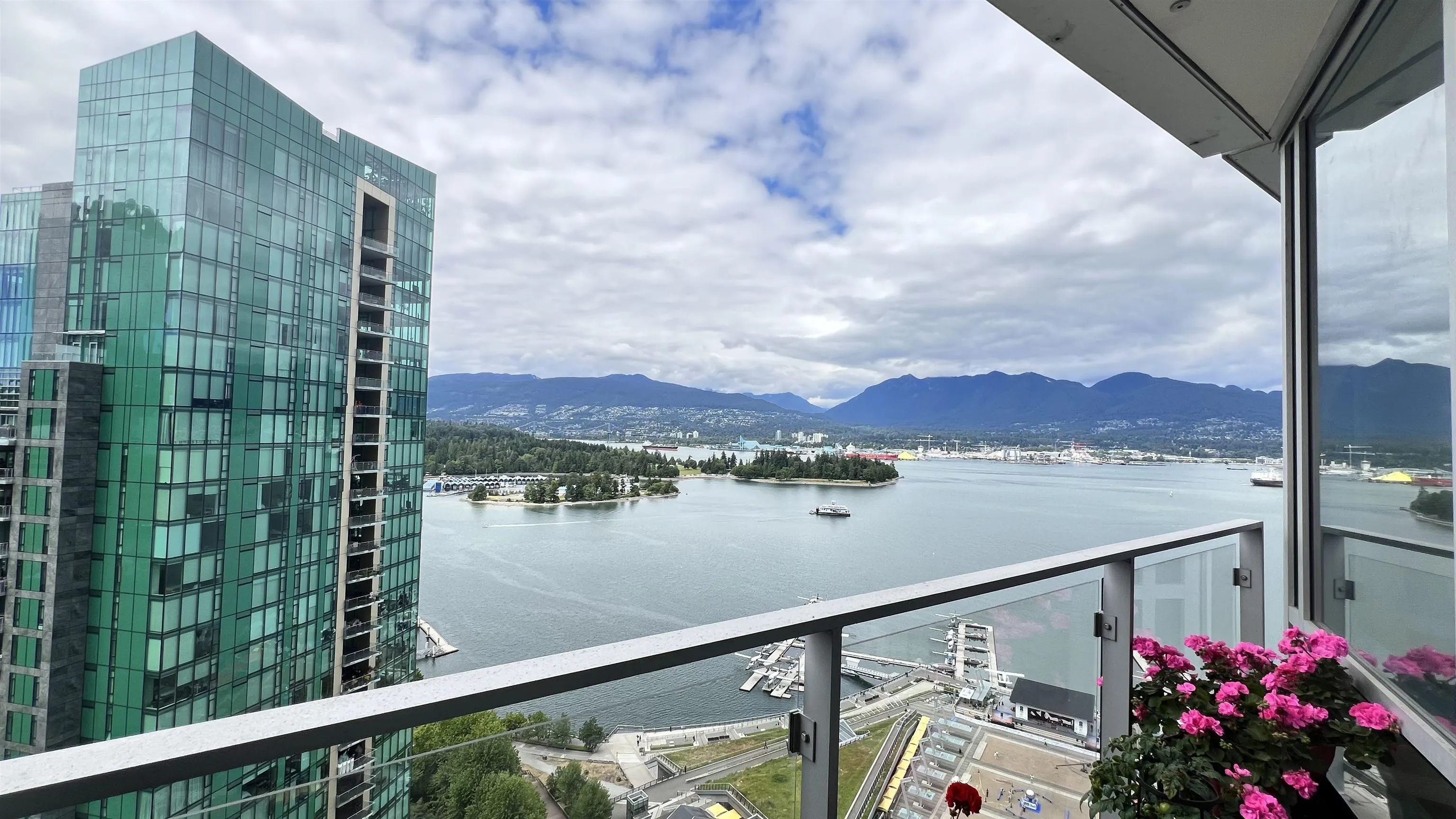 1077 W Cordova Street #2403