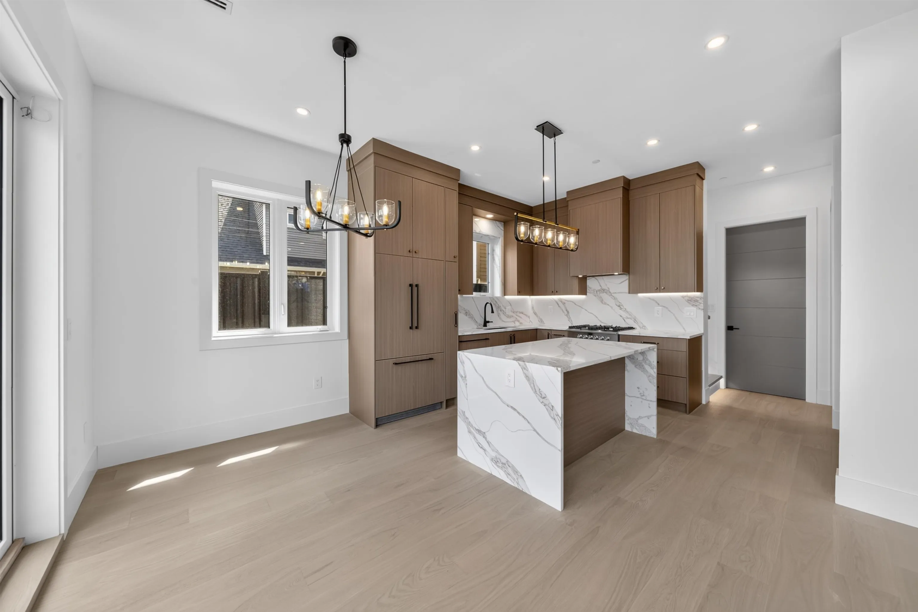 847 E 10th Avenue #2