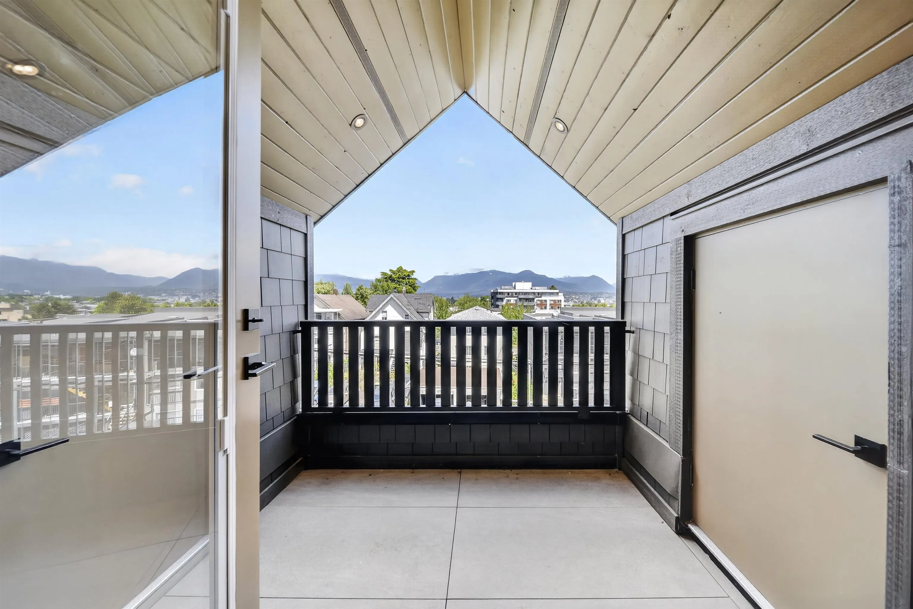 847 E 10th Avenue #2