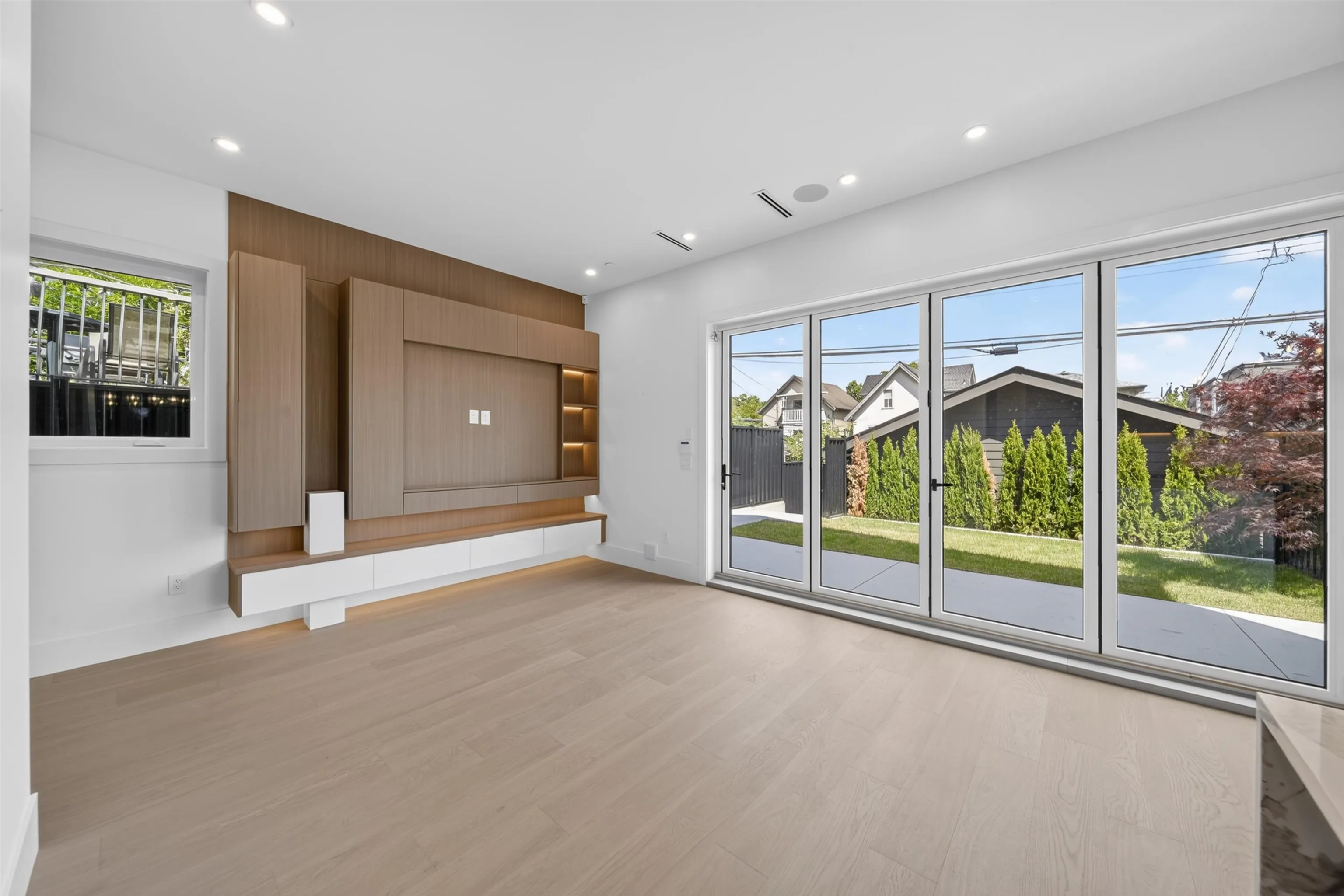 847 E 10th Avenue #2