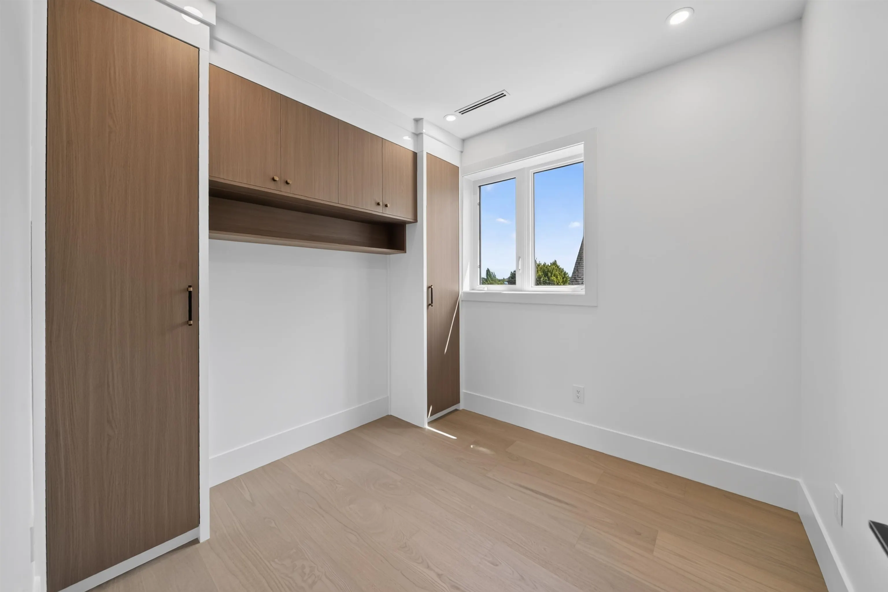 847 E 10th Avenue #2