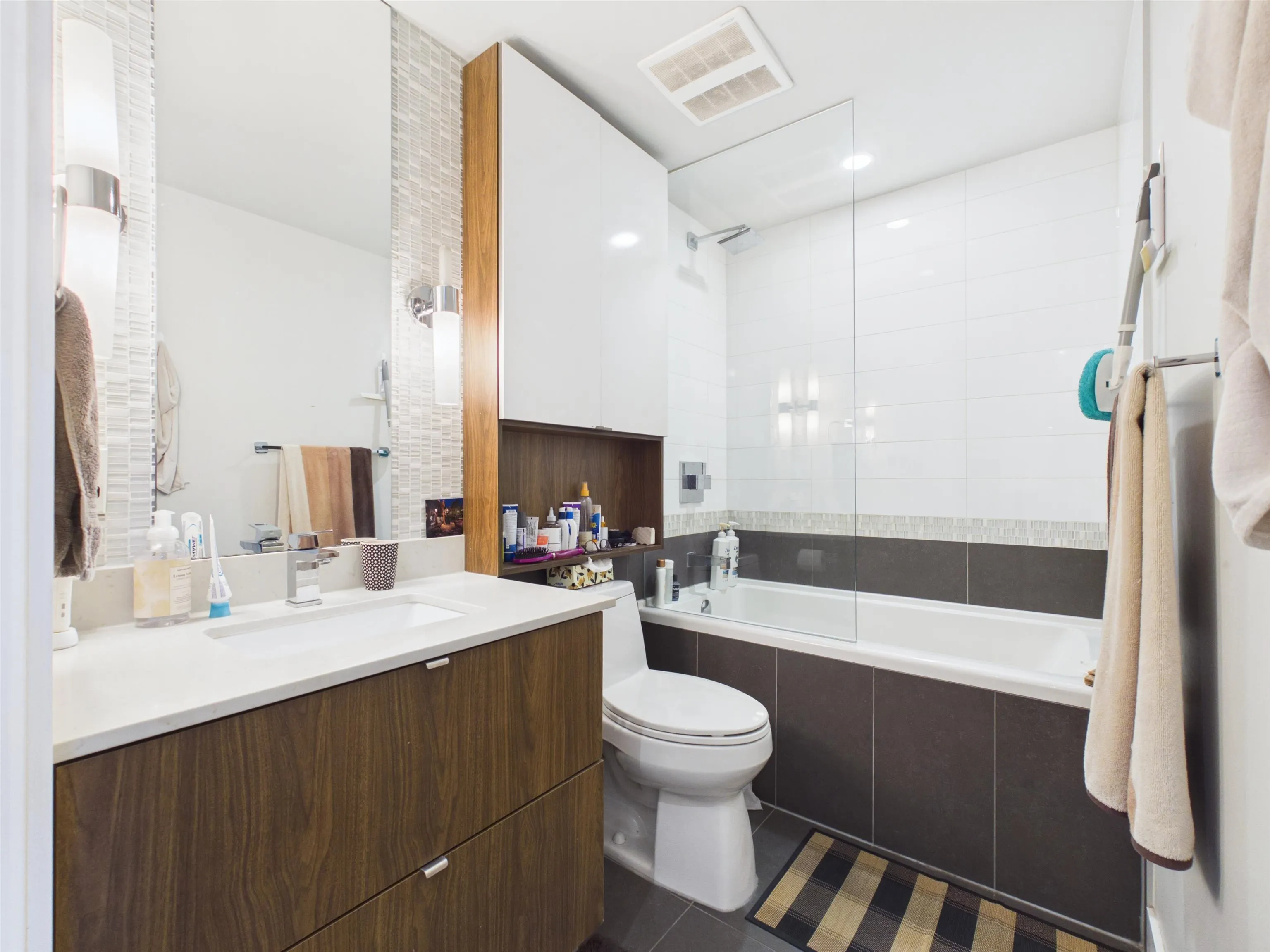 159 W 2nd Avenue #308