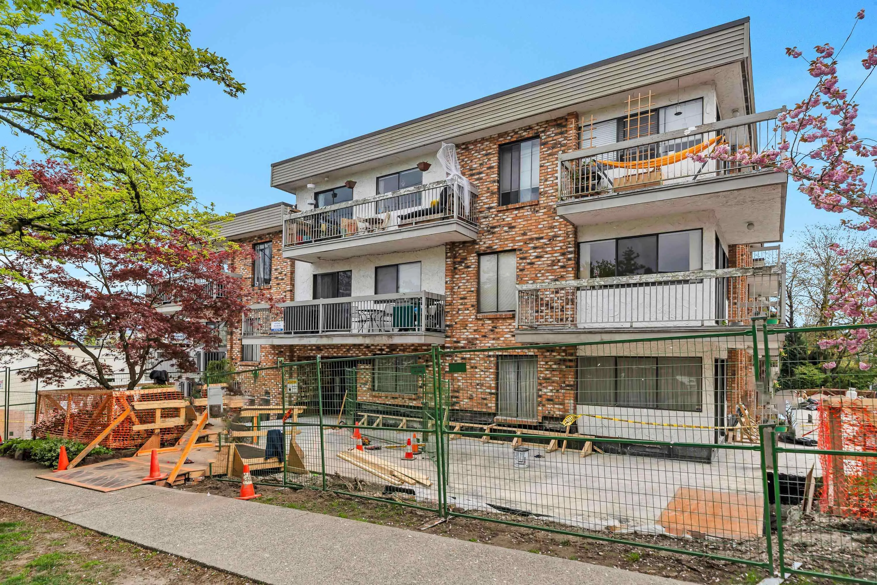 2080 Maple Street #207