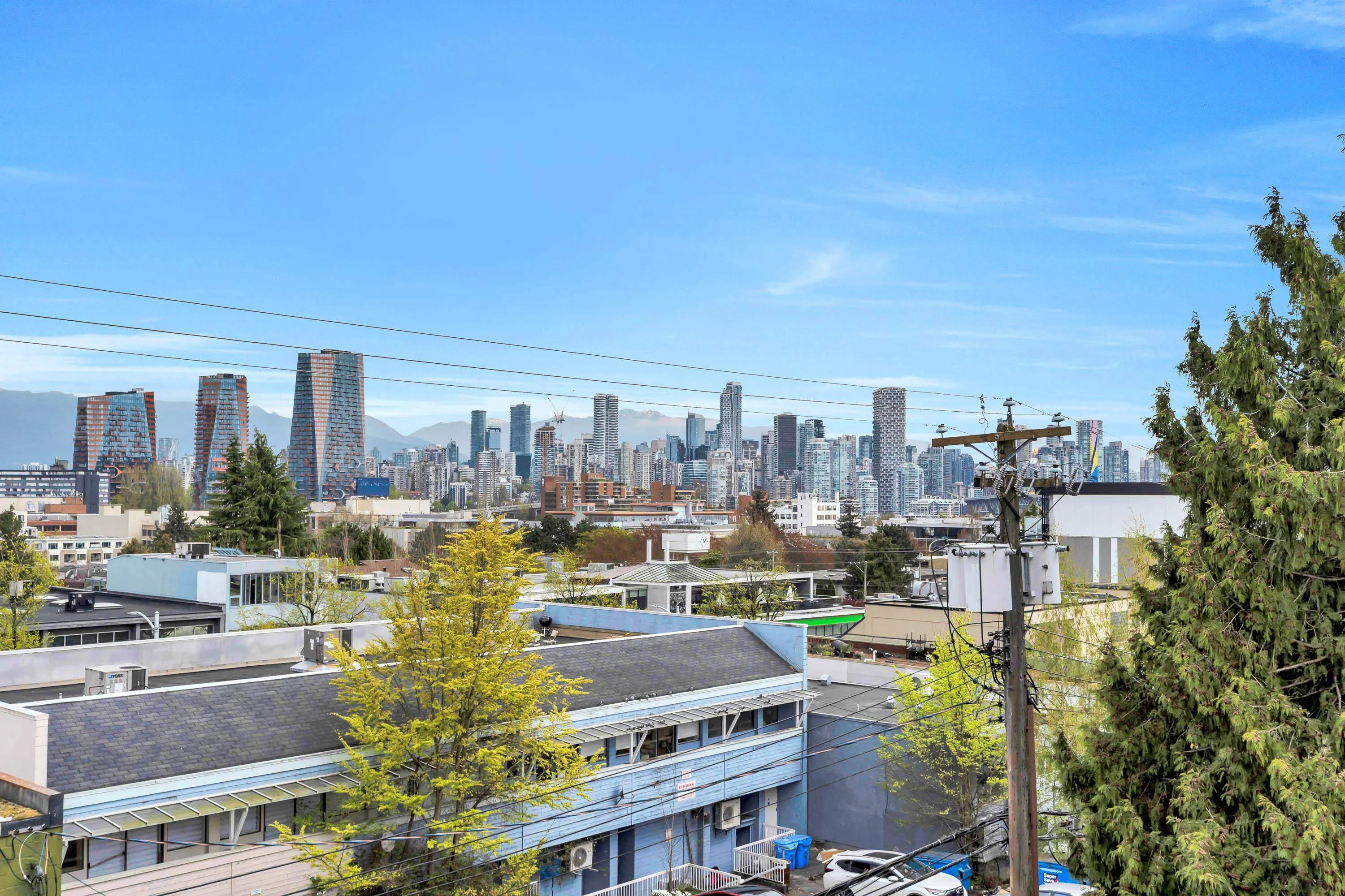 2080 Maple Street #207