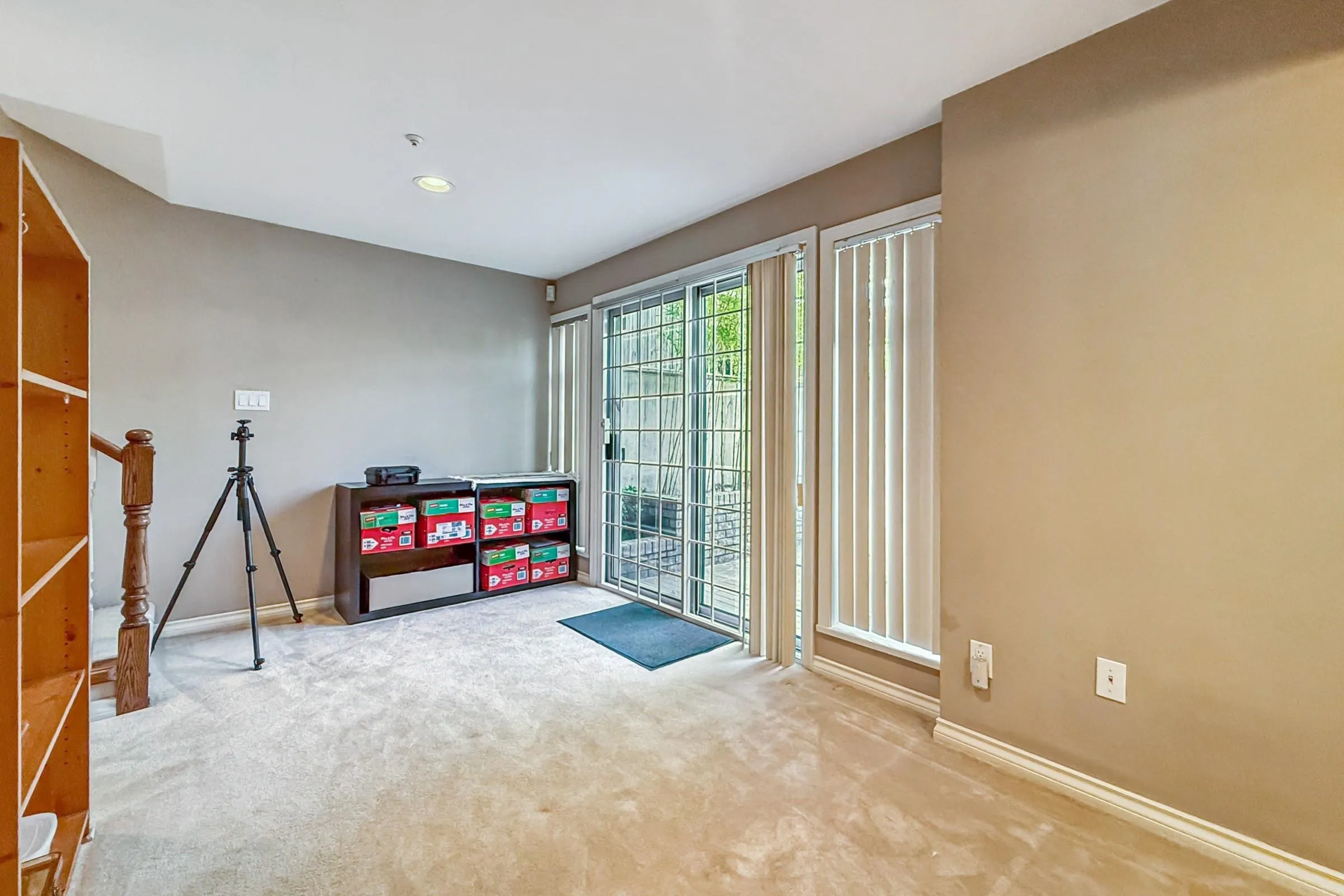 2755 W 20th Avenue