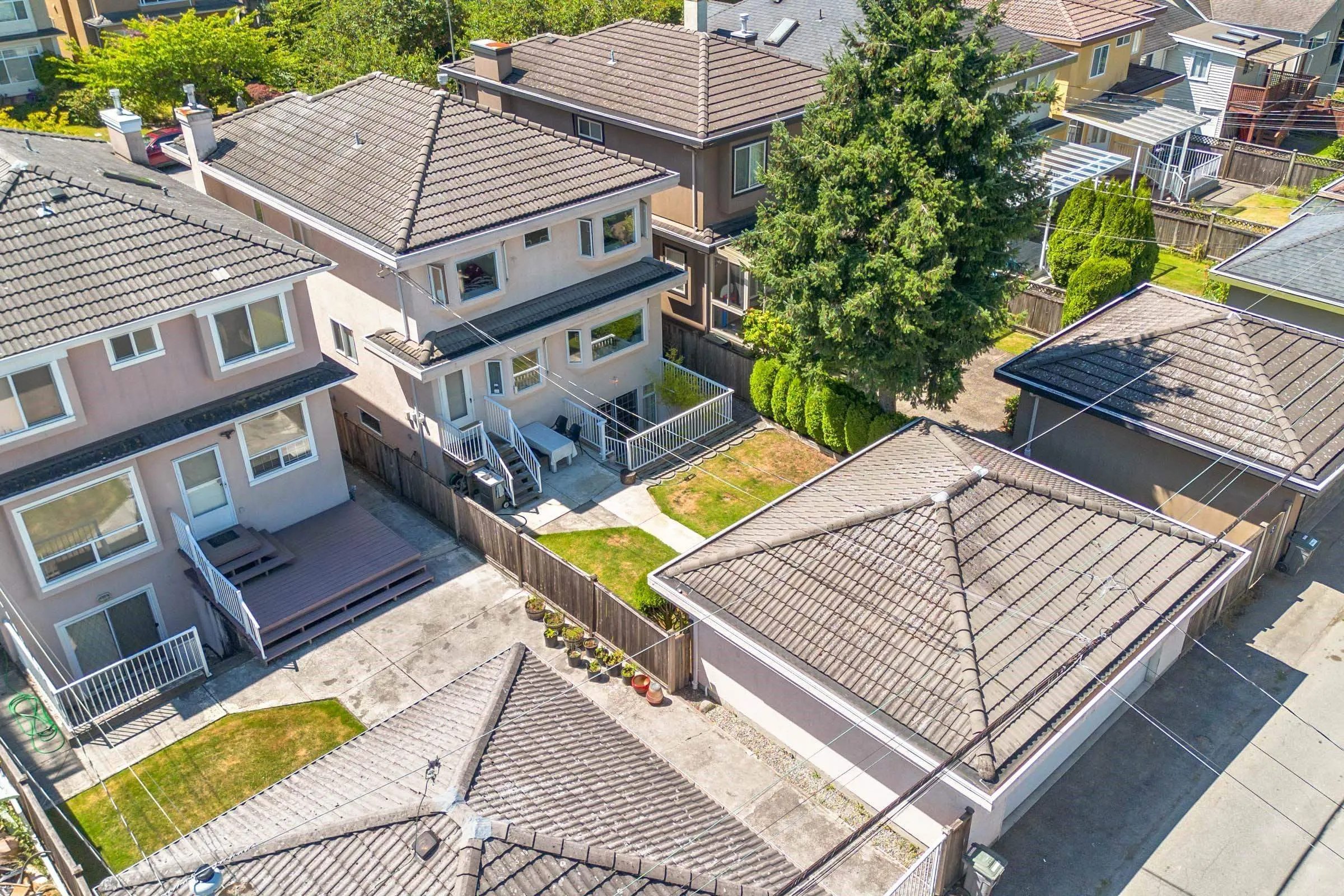 2755 W 20th Avenue