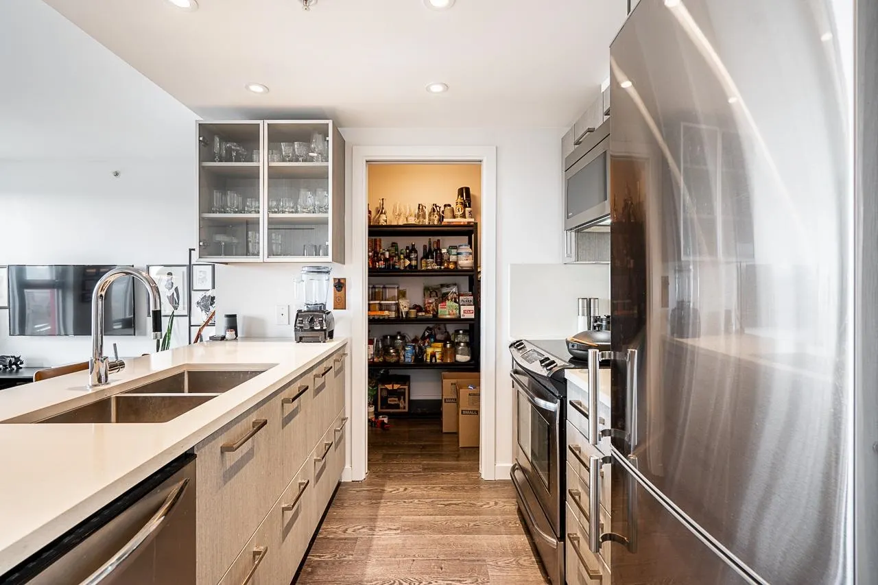 933 E Hastings Street #1110