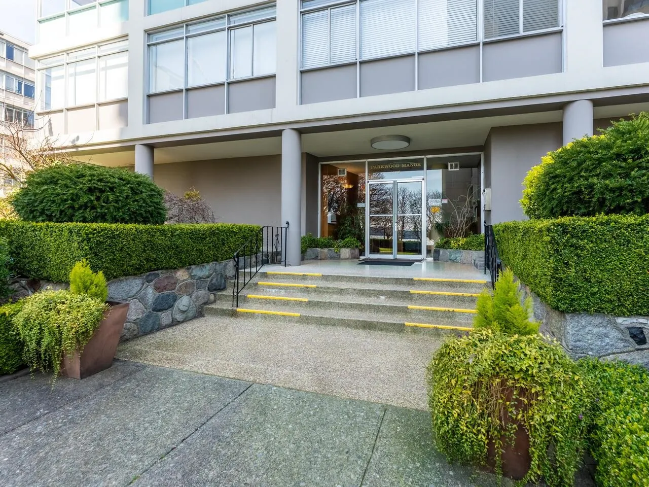 1975 Pendrell Street #304
