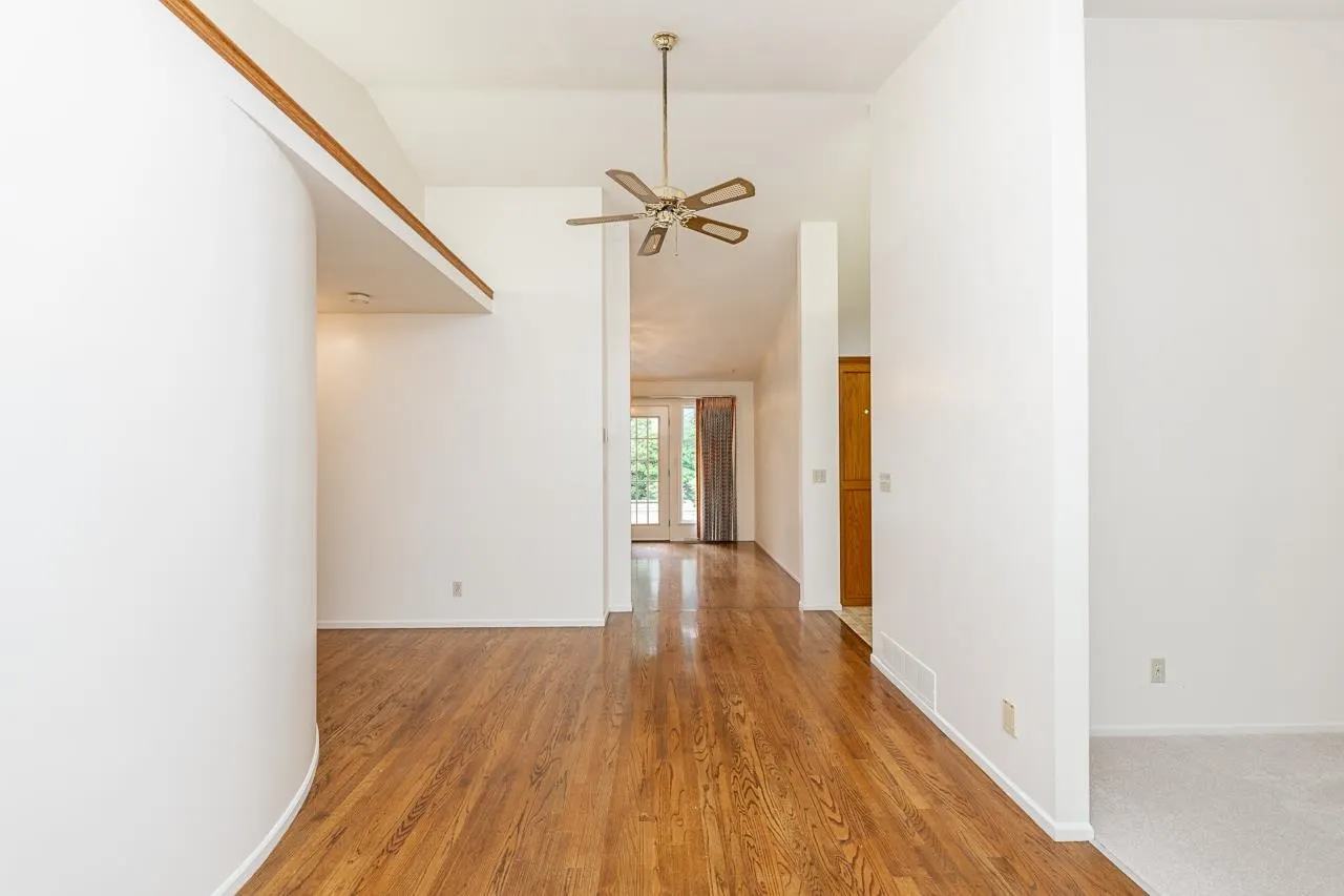 13096 21a Avenue