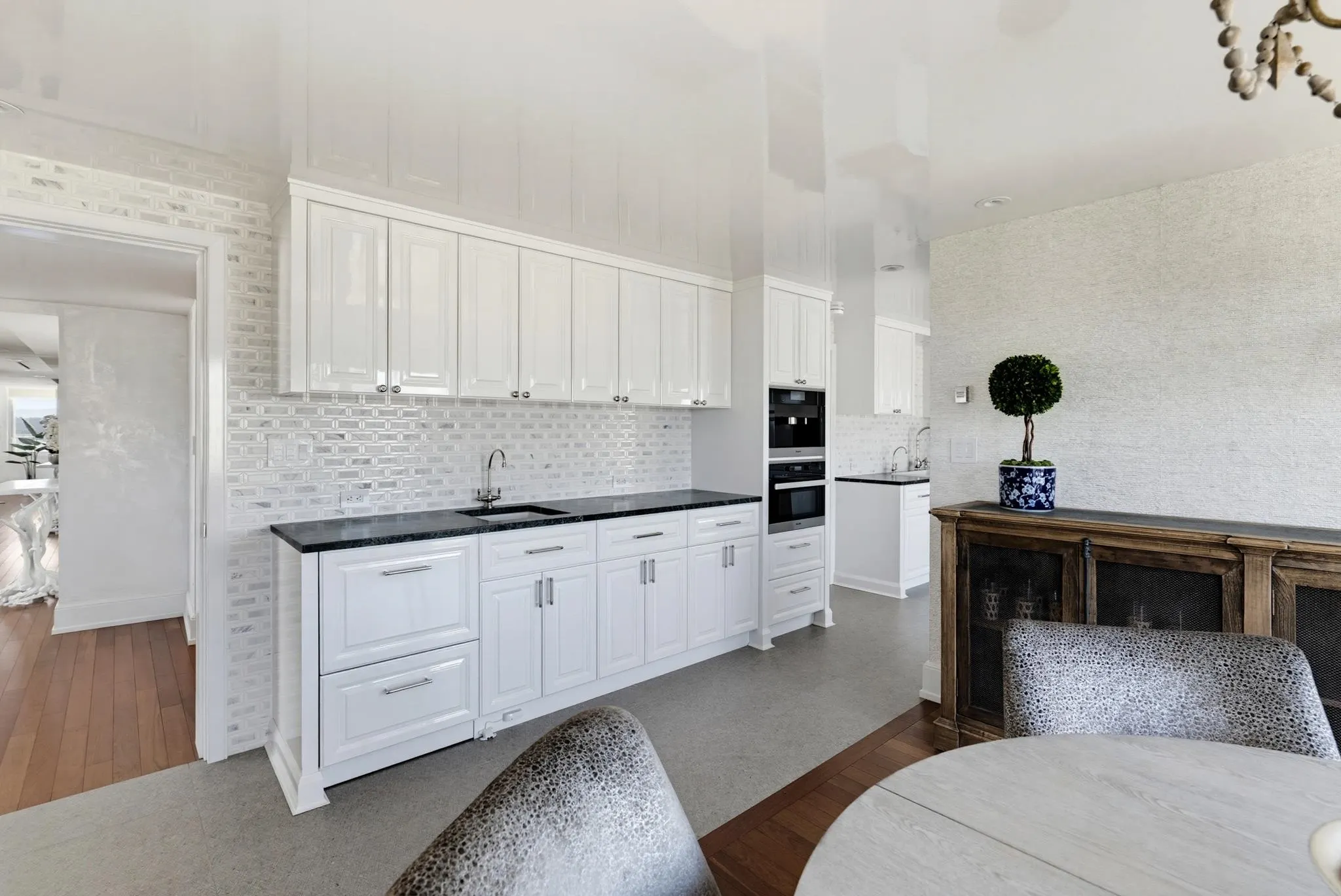 1575 Beach Avenue #1301