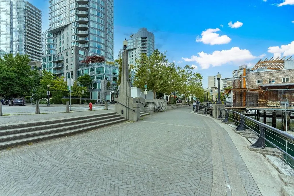1238 Melville Street #1506