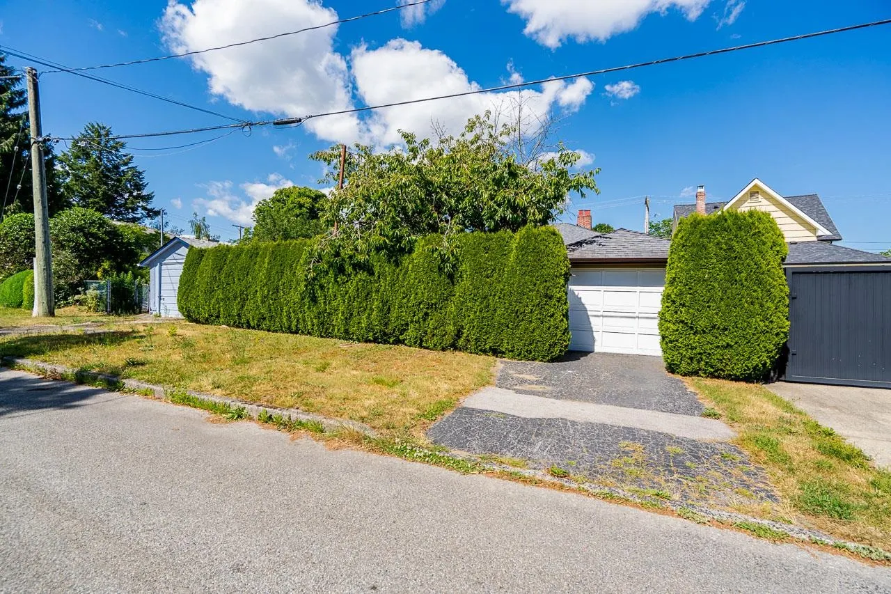 916 Thirteenth Street