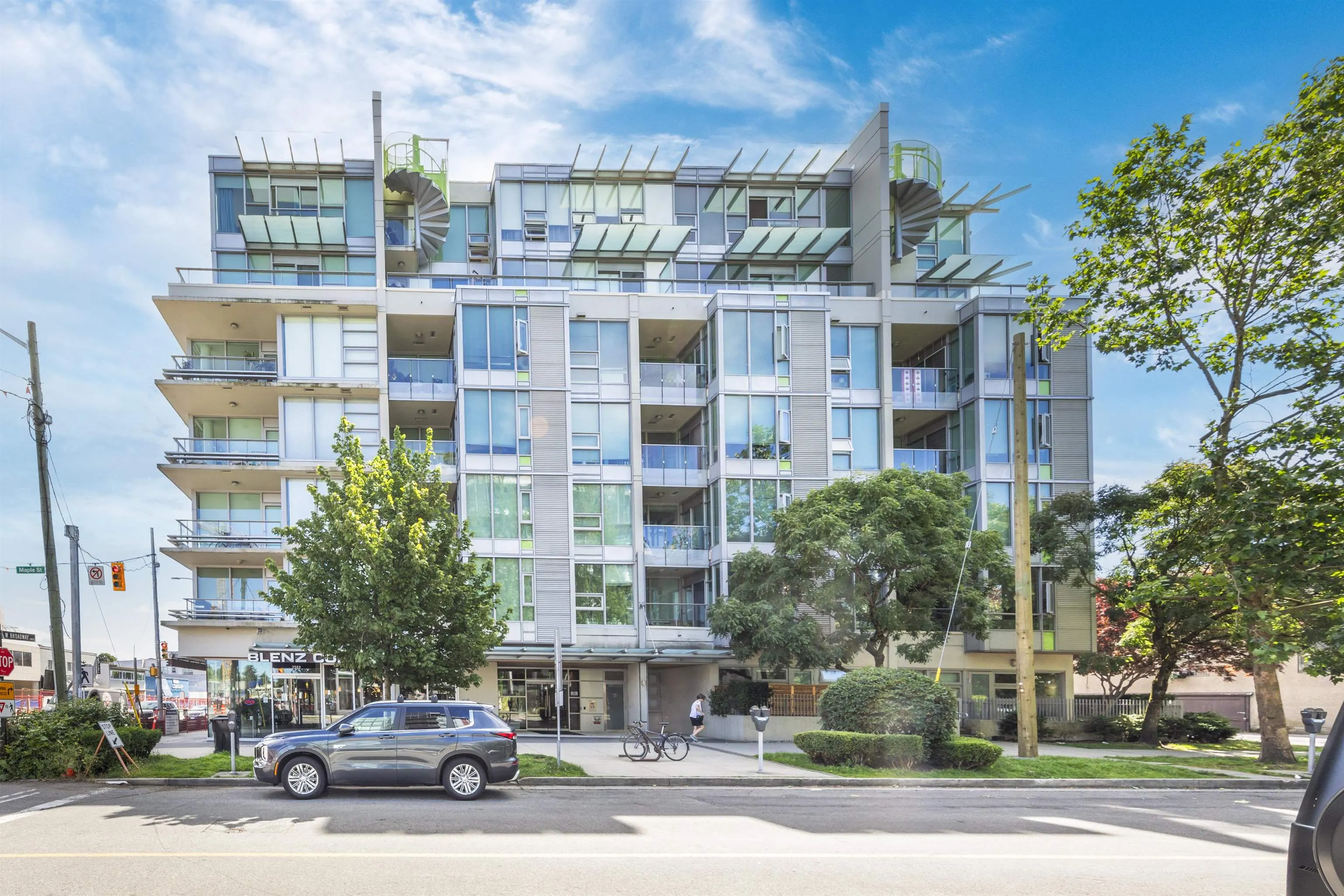 2528 Maple Street #403