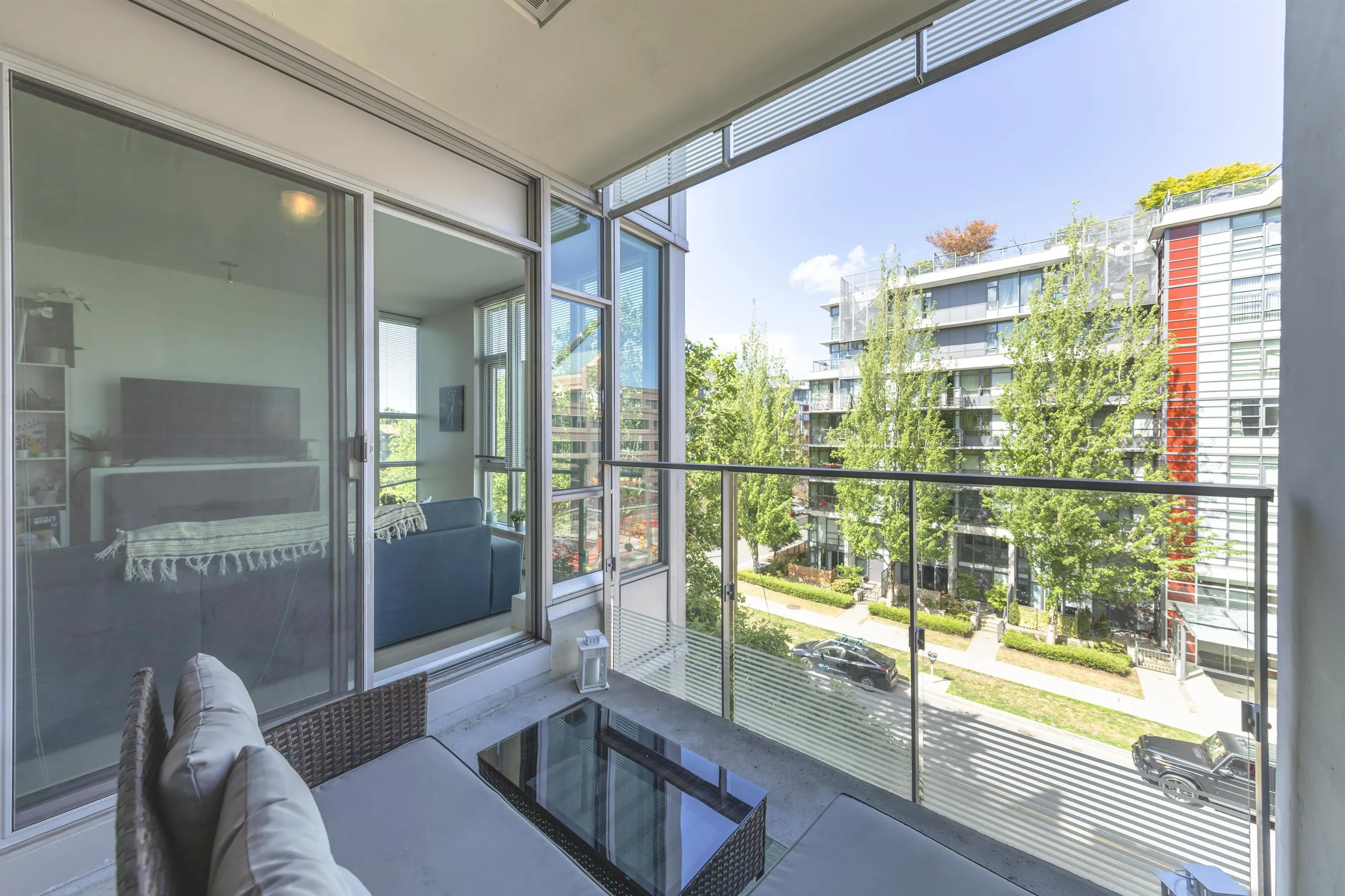 2528 Maple Street #403