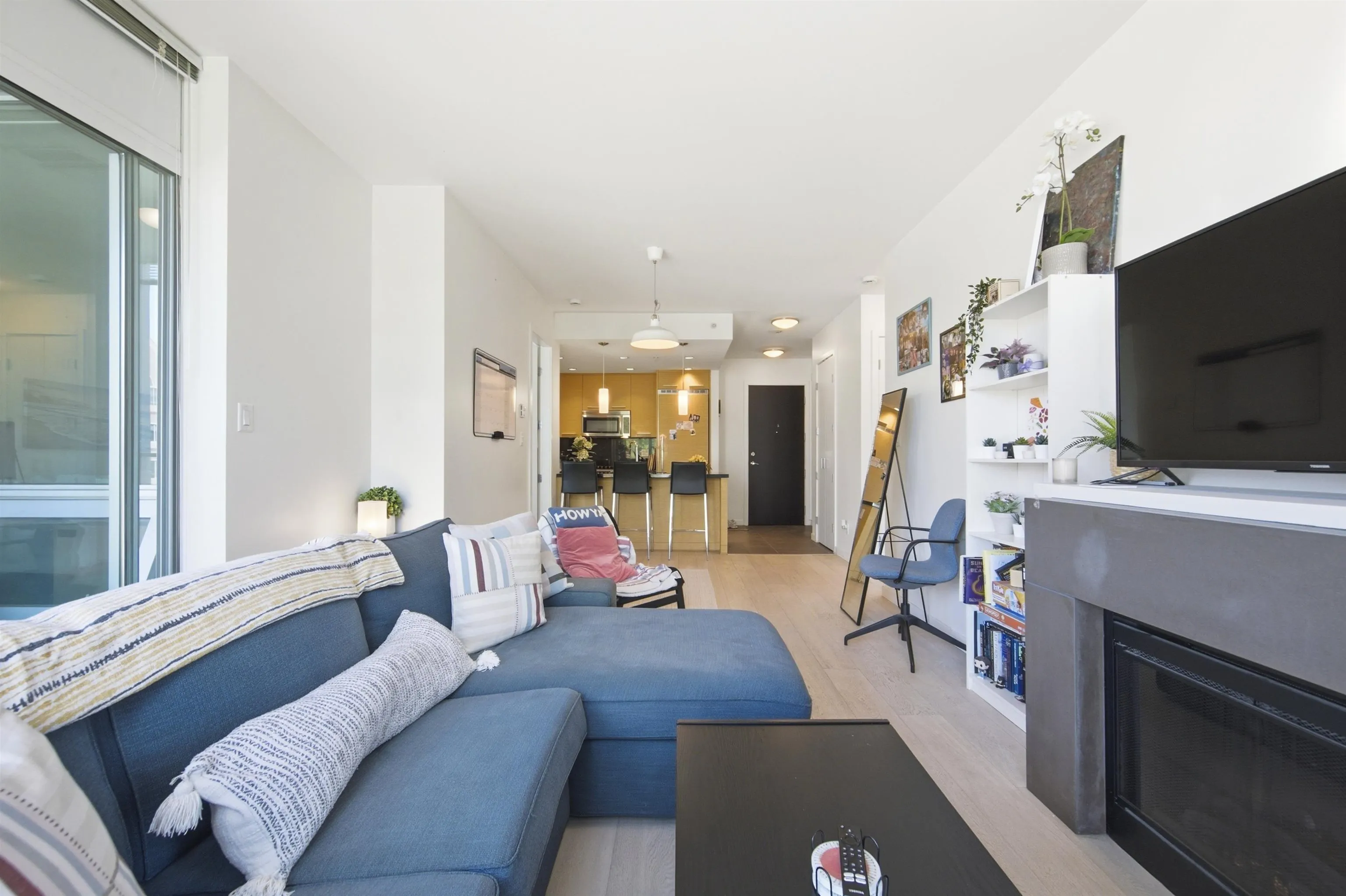 2528 Maple Street #403