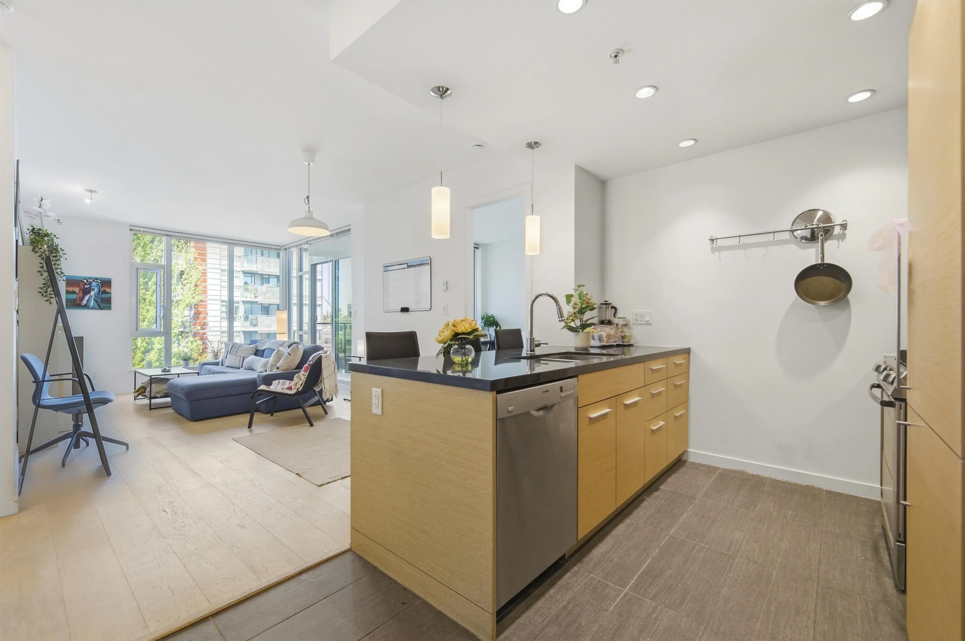 2528 Maple Street #403