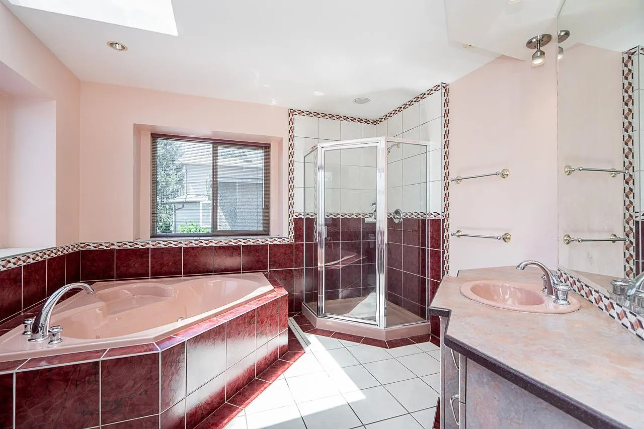 732 W 26th Avenue