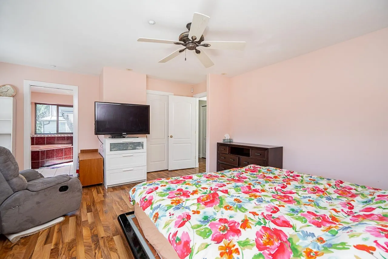 732 W 26th Avenue