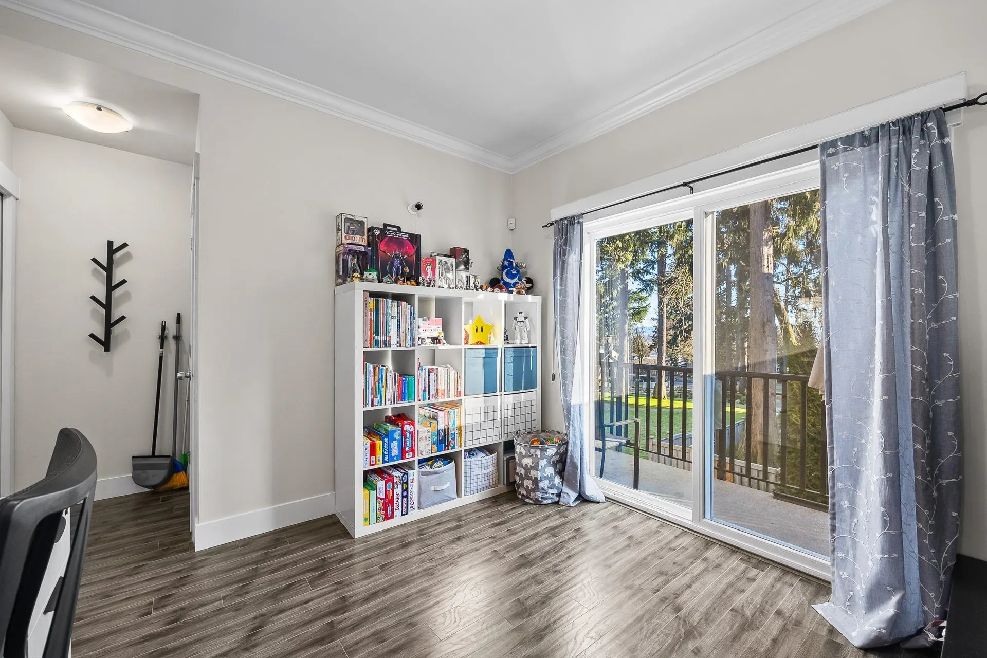 5957 152 Street #27