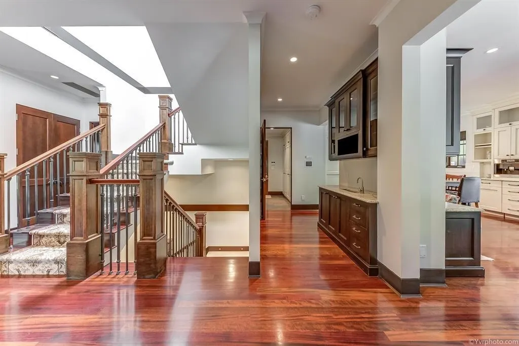 1807 Acadia Road