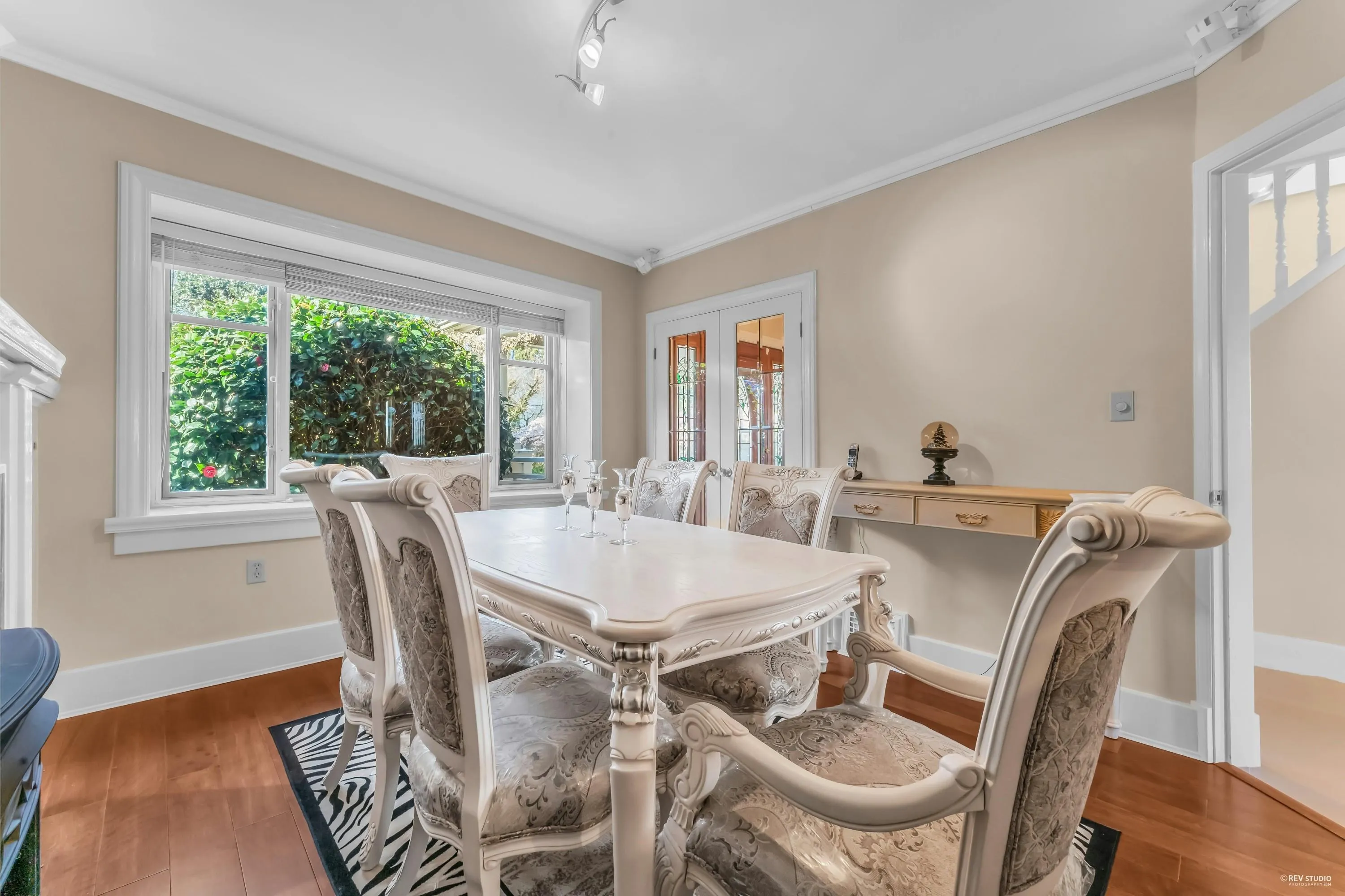 4389 Locarno Crescent