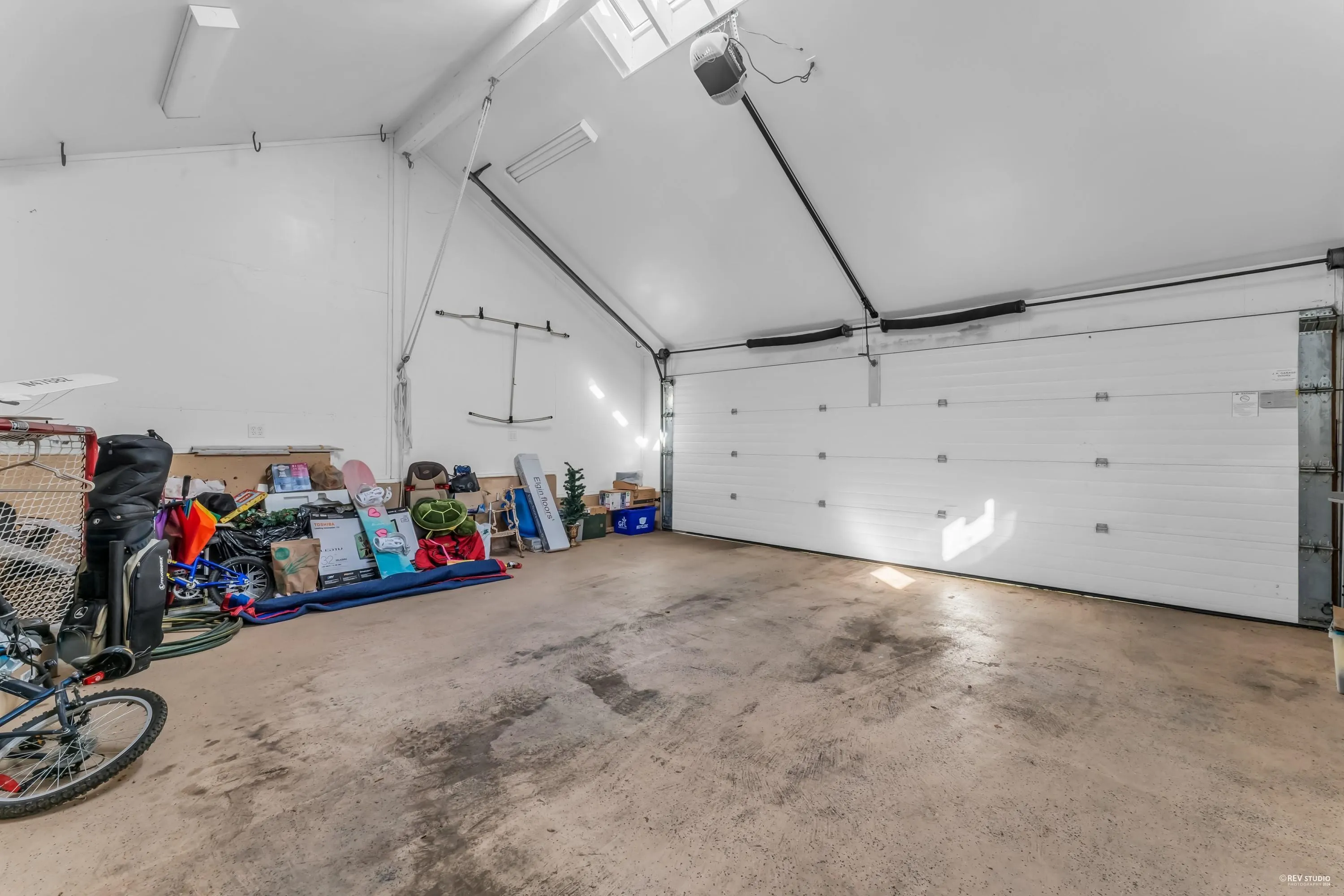4389 Locarno Crescent
