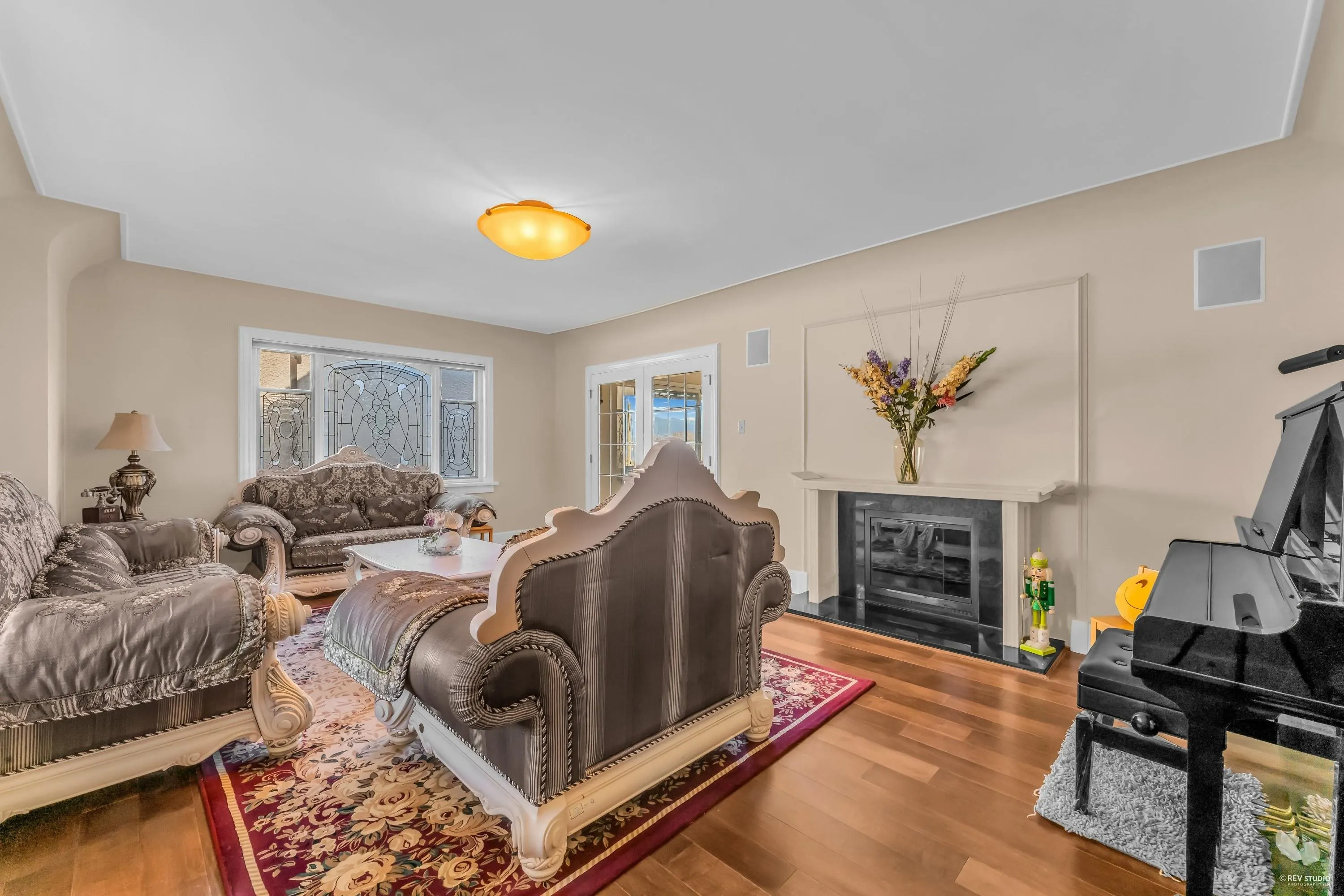4389 Locarno Crescent