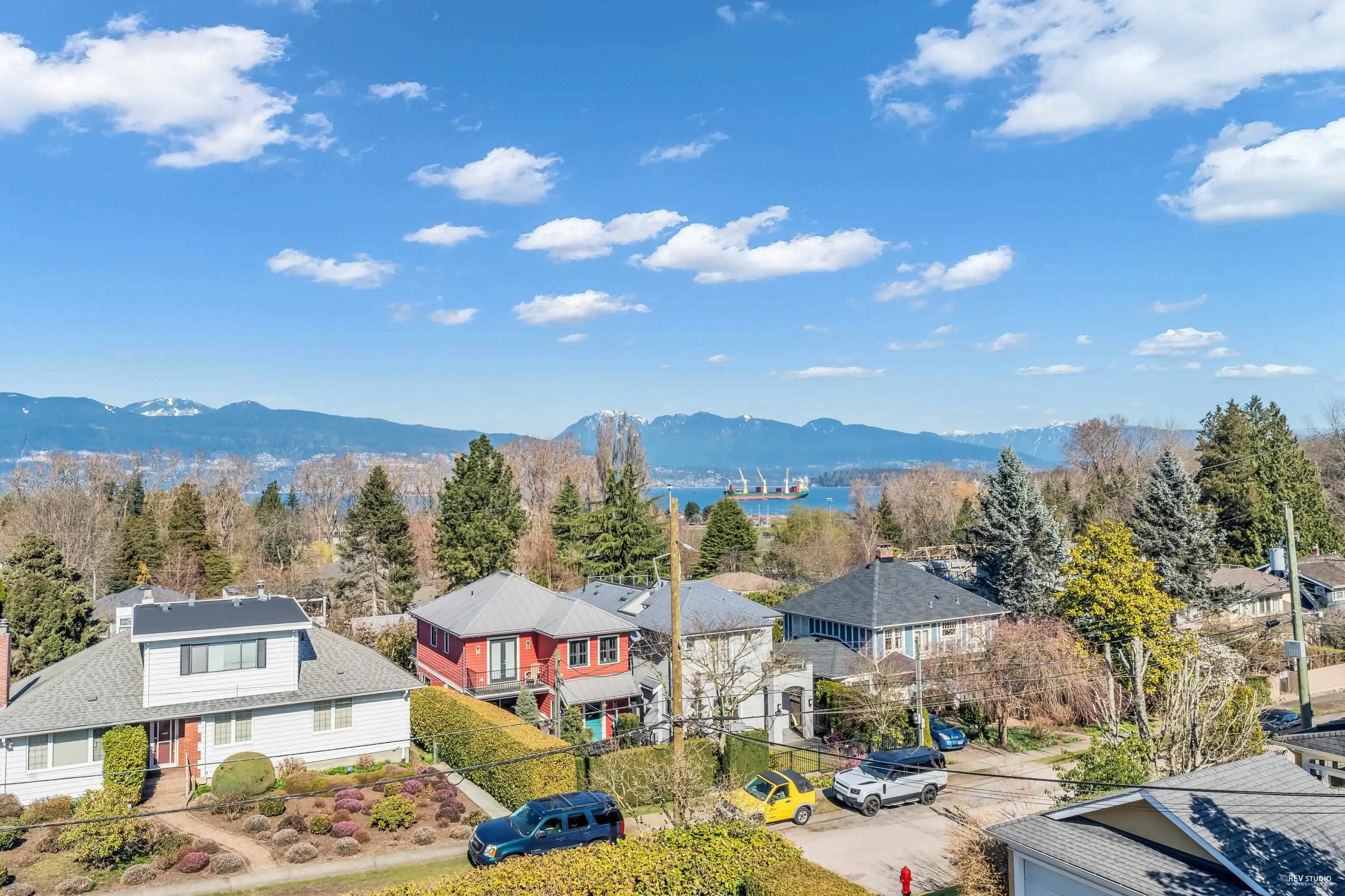 4389 Locarno Crescent