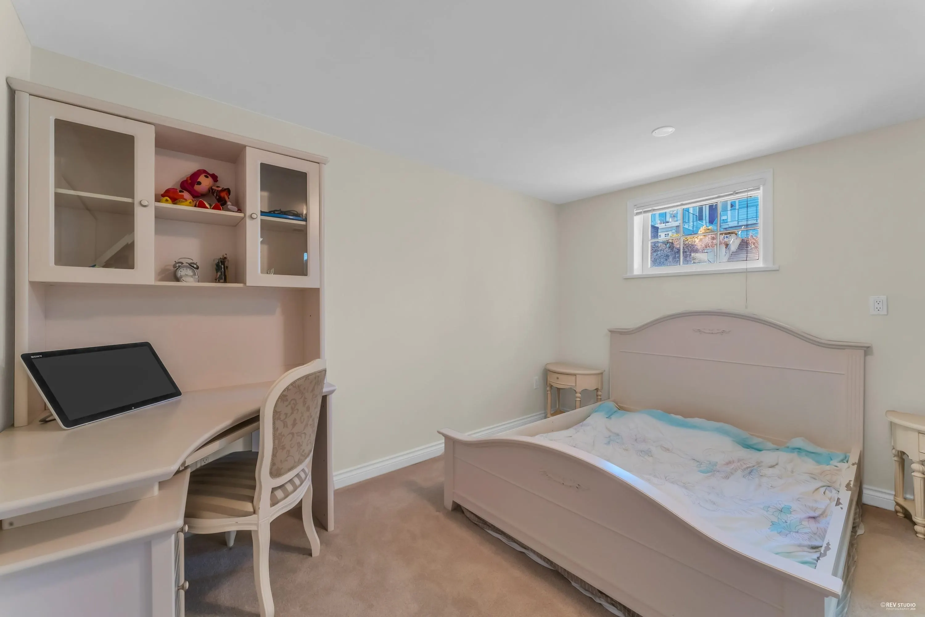 4389 Locarno Crescent