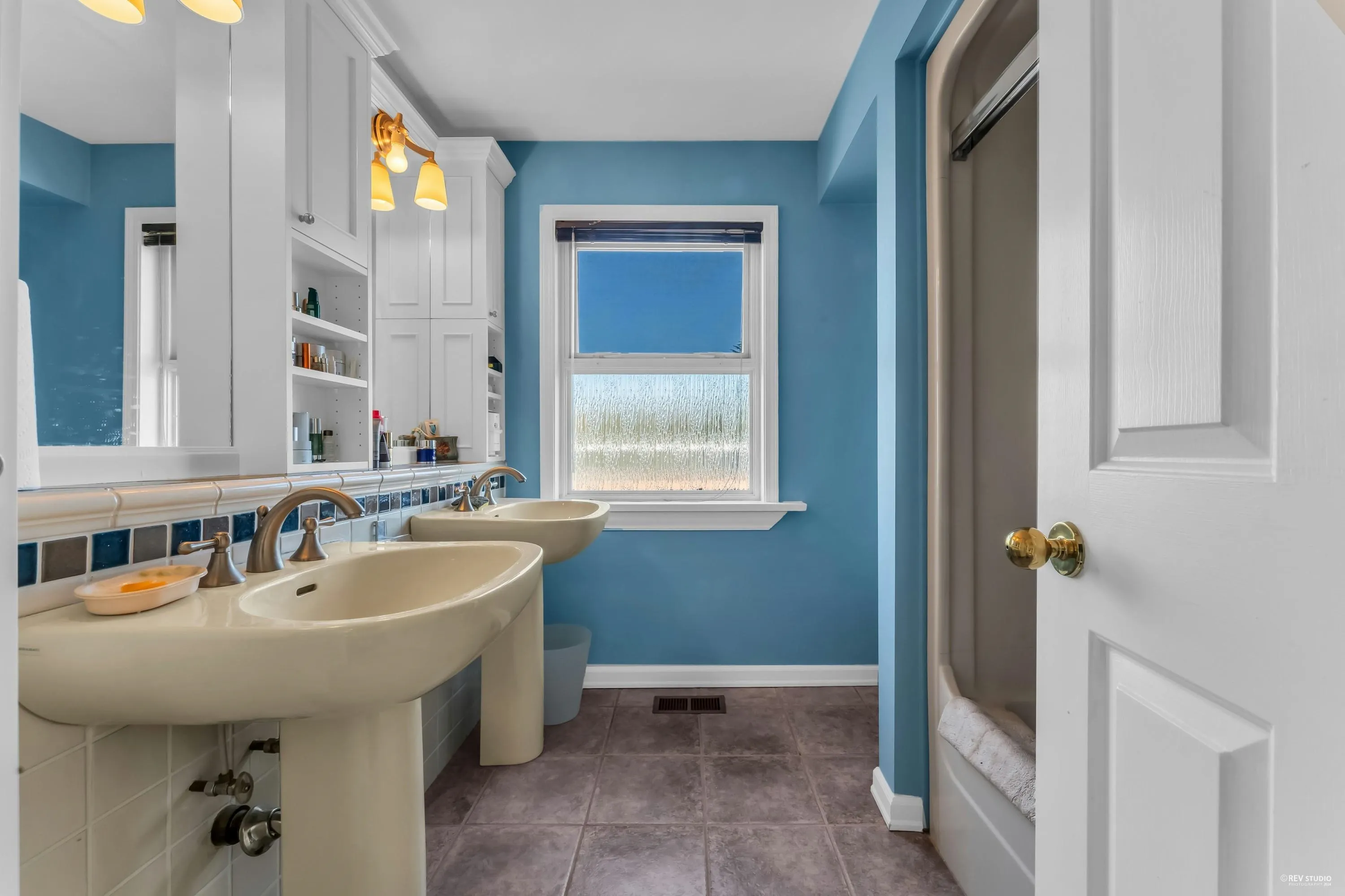4389 Locarno Crescent