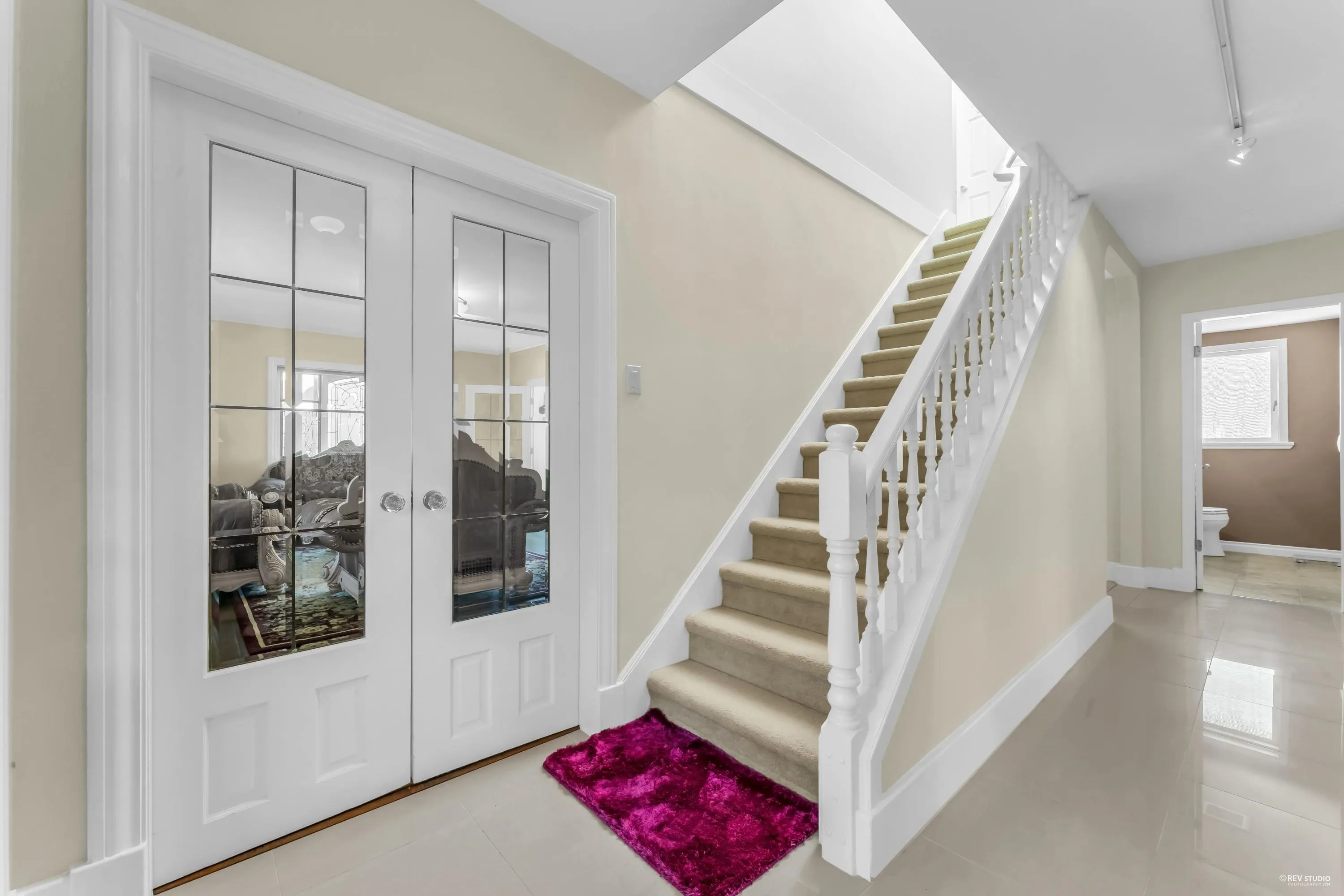 4389 Locarno Crescent