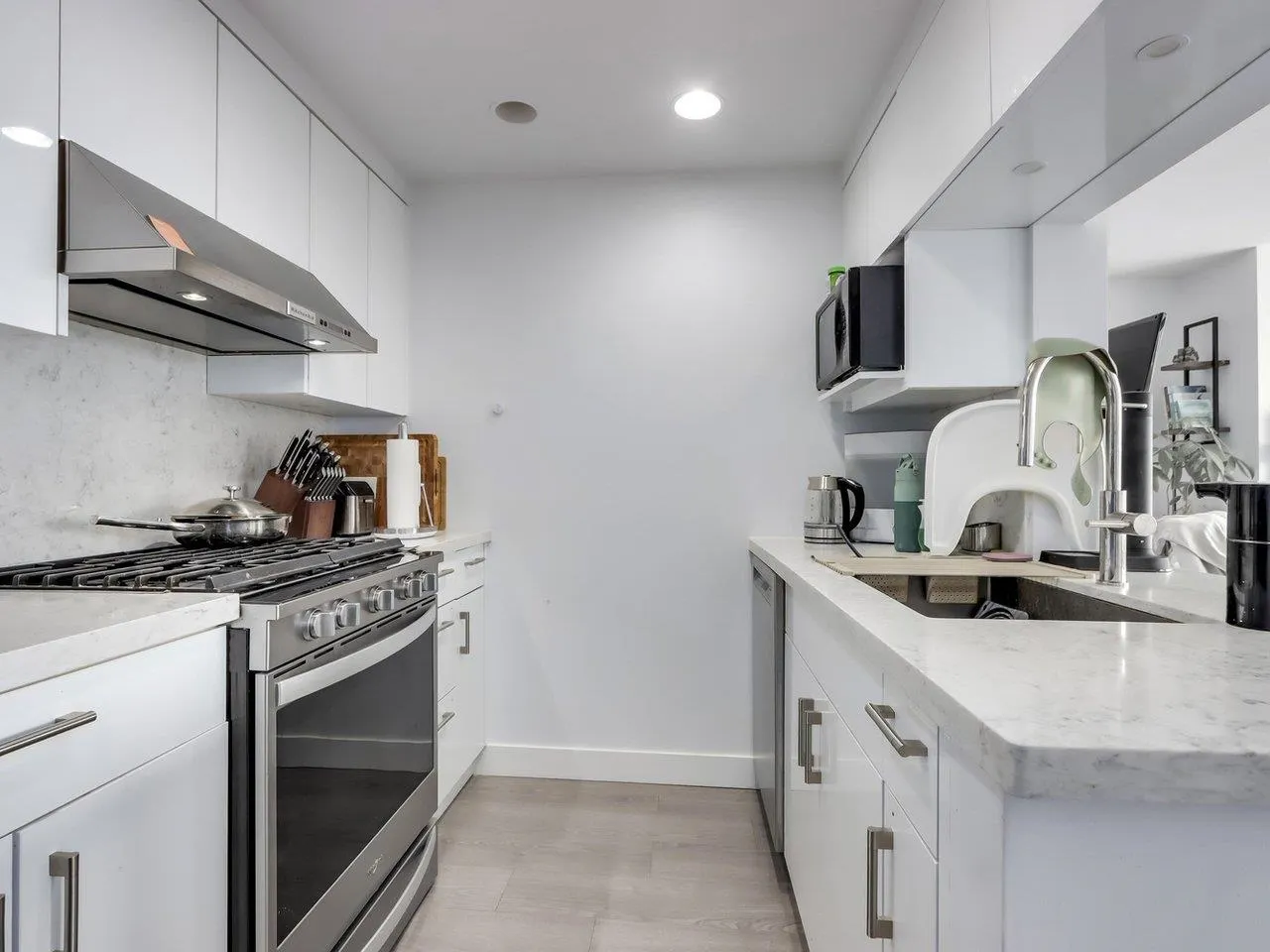 198 Aquarius Mews #1708