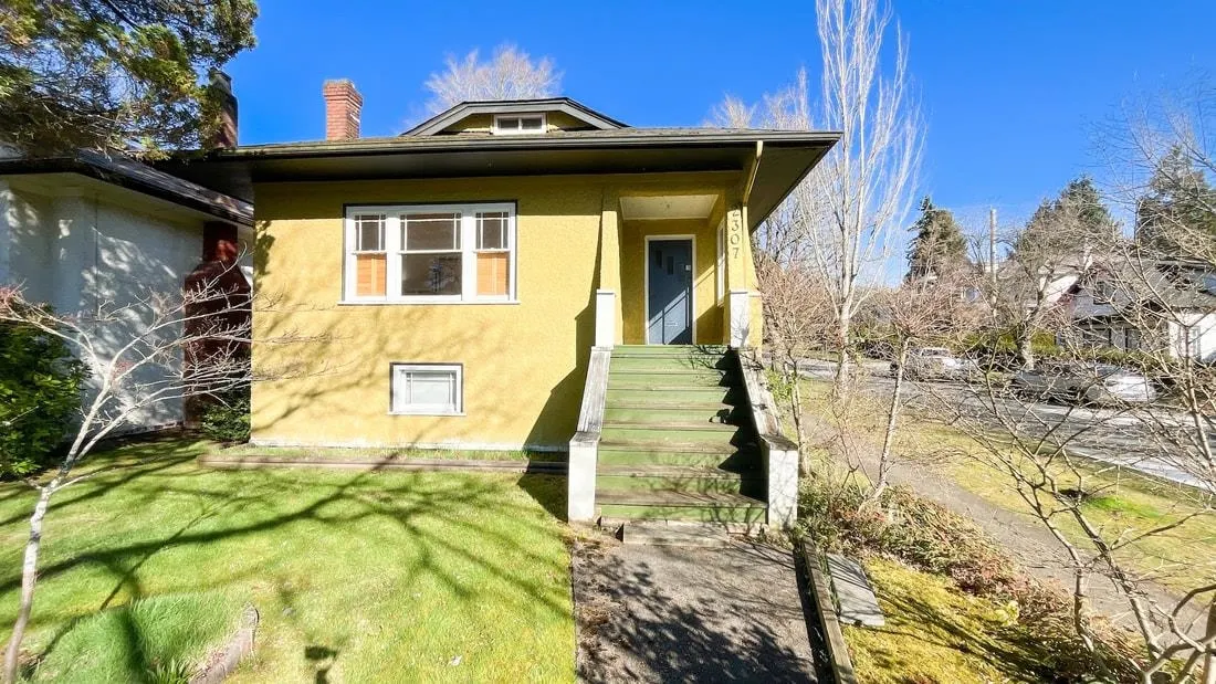 2307 W 47th Avenue