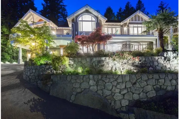 3395 Thompson Crescent